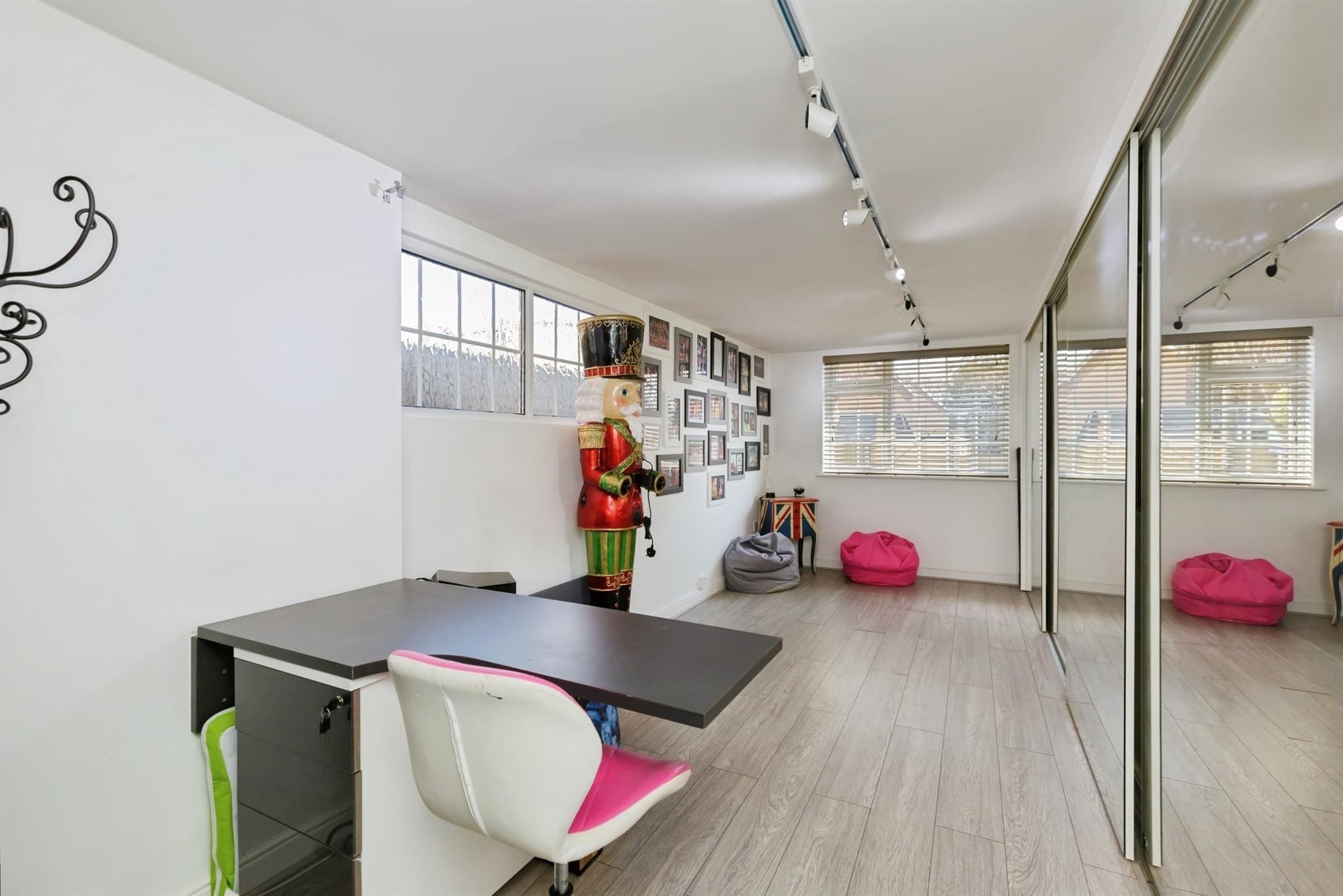 Property at Roy Close, Narborough, Leicester