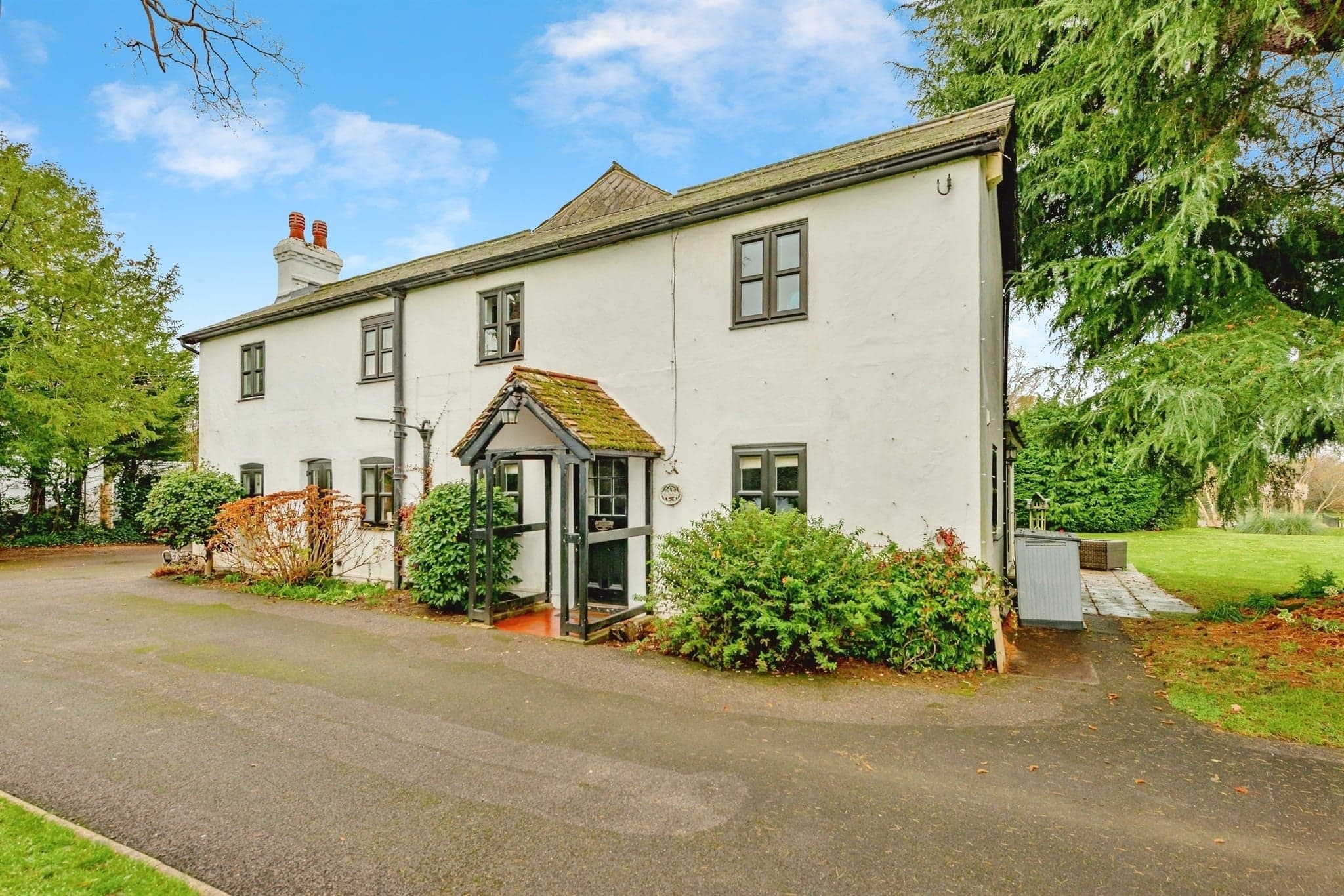 Property at East Hill Lane, Copthorne, Crawley