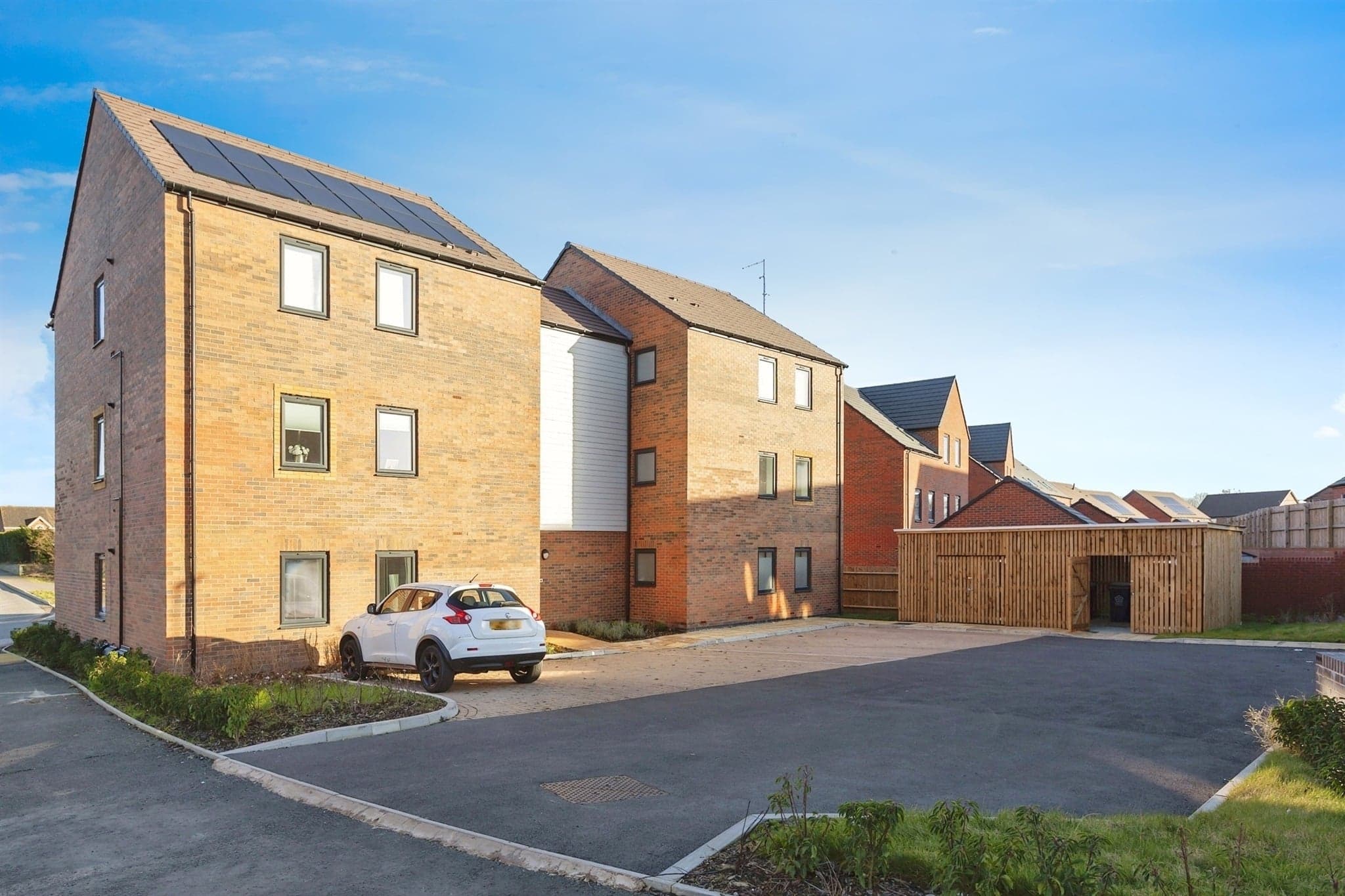 Property at Round Meadow Road, Leicester