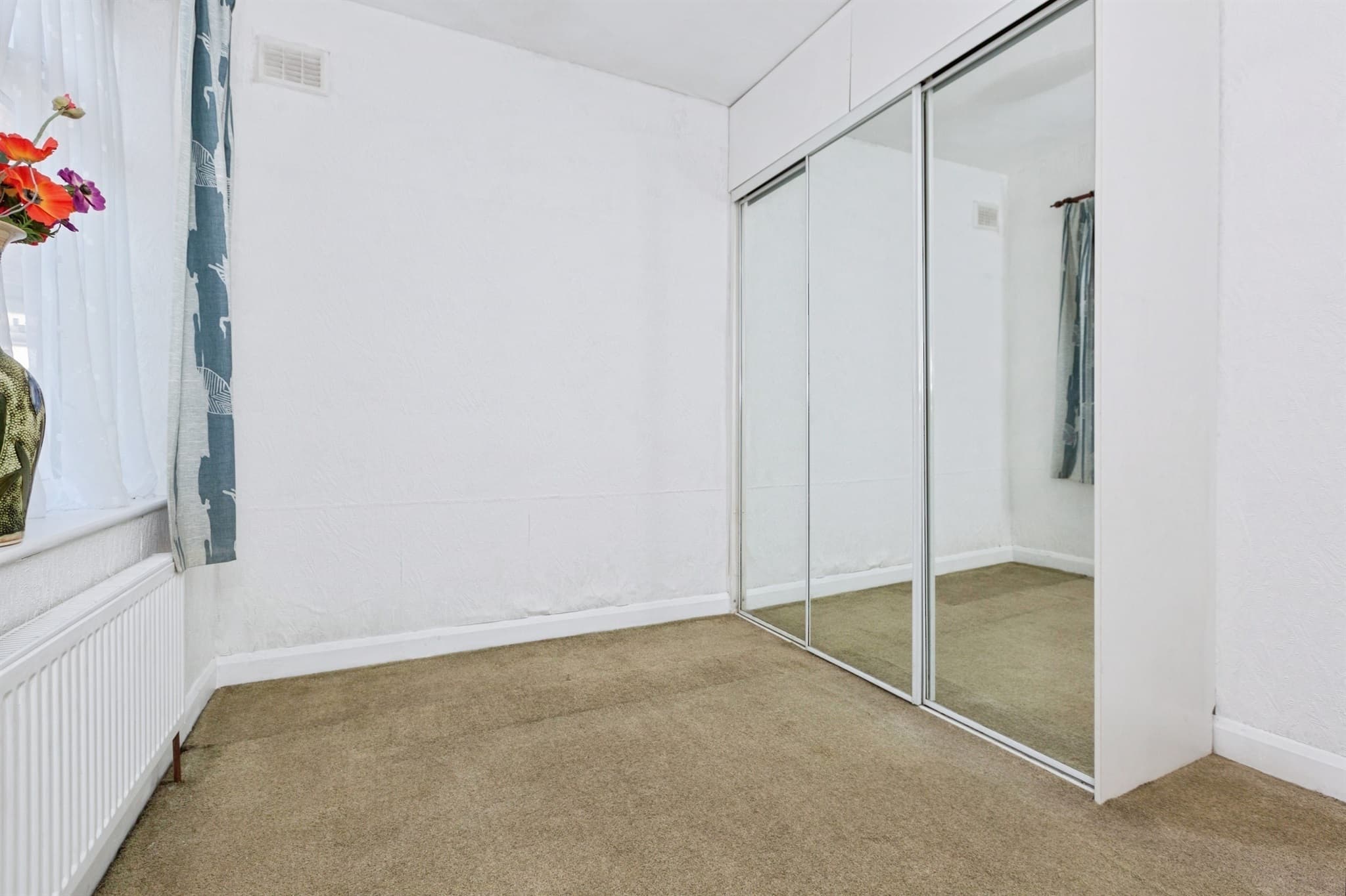 Property at Iris Avenue, Glen Parva, Leicester