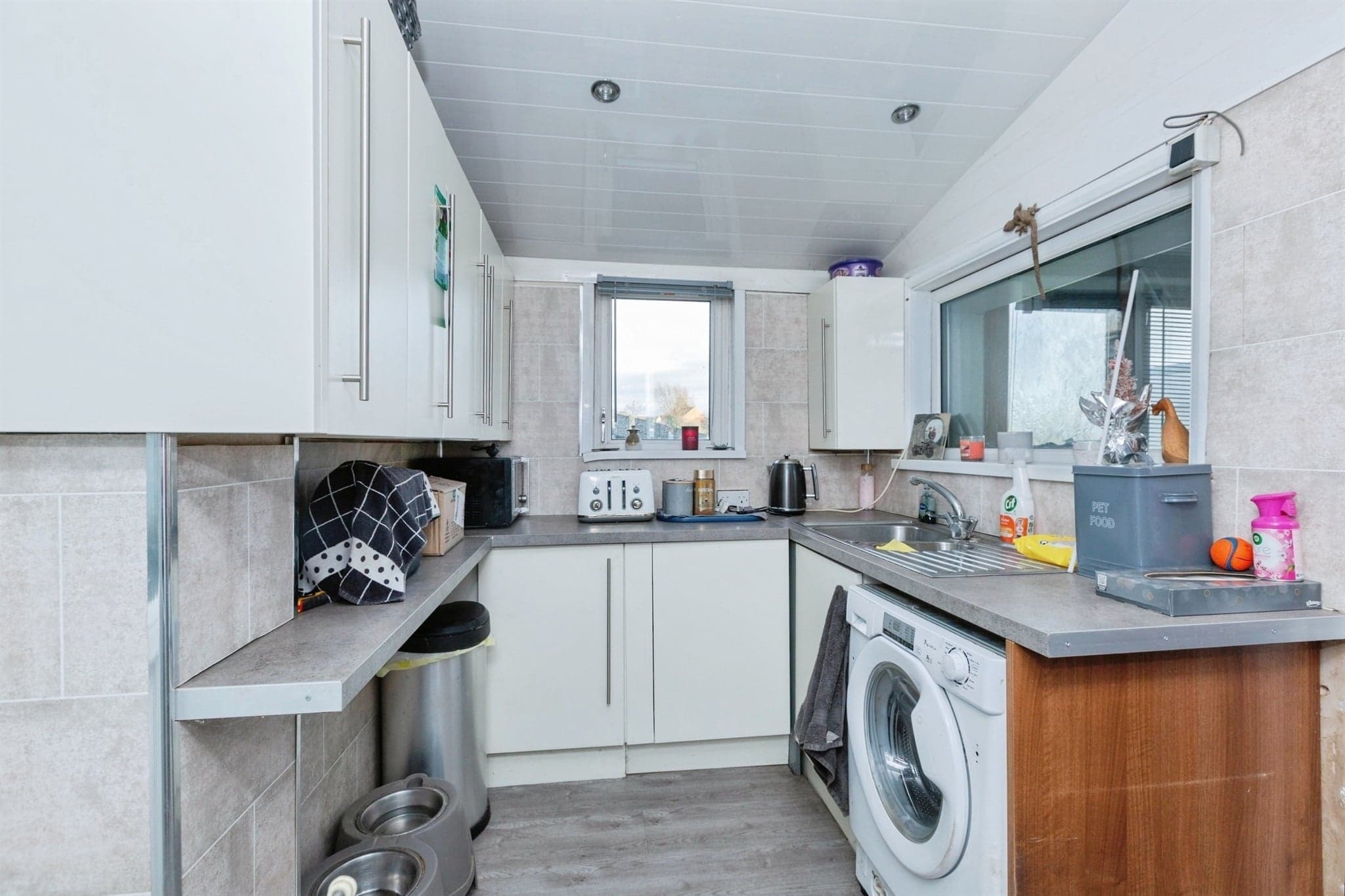 Property at Little Glen Road, Glen Parva, Leicester