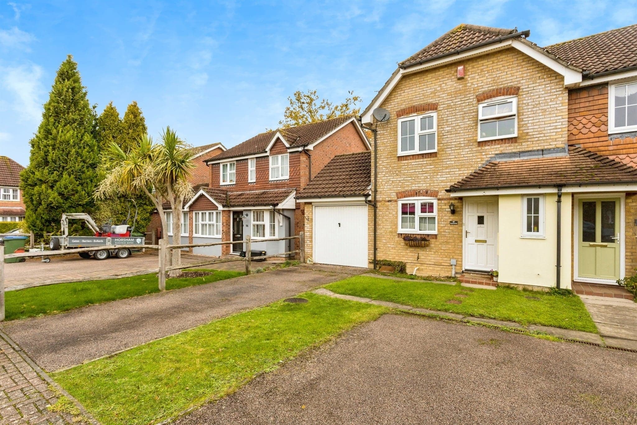 Property at Ropeland Way, HORSHAM