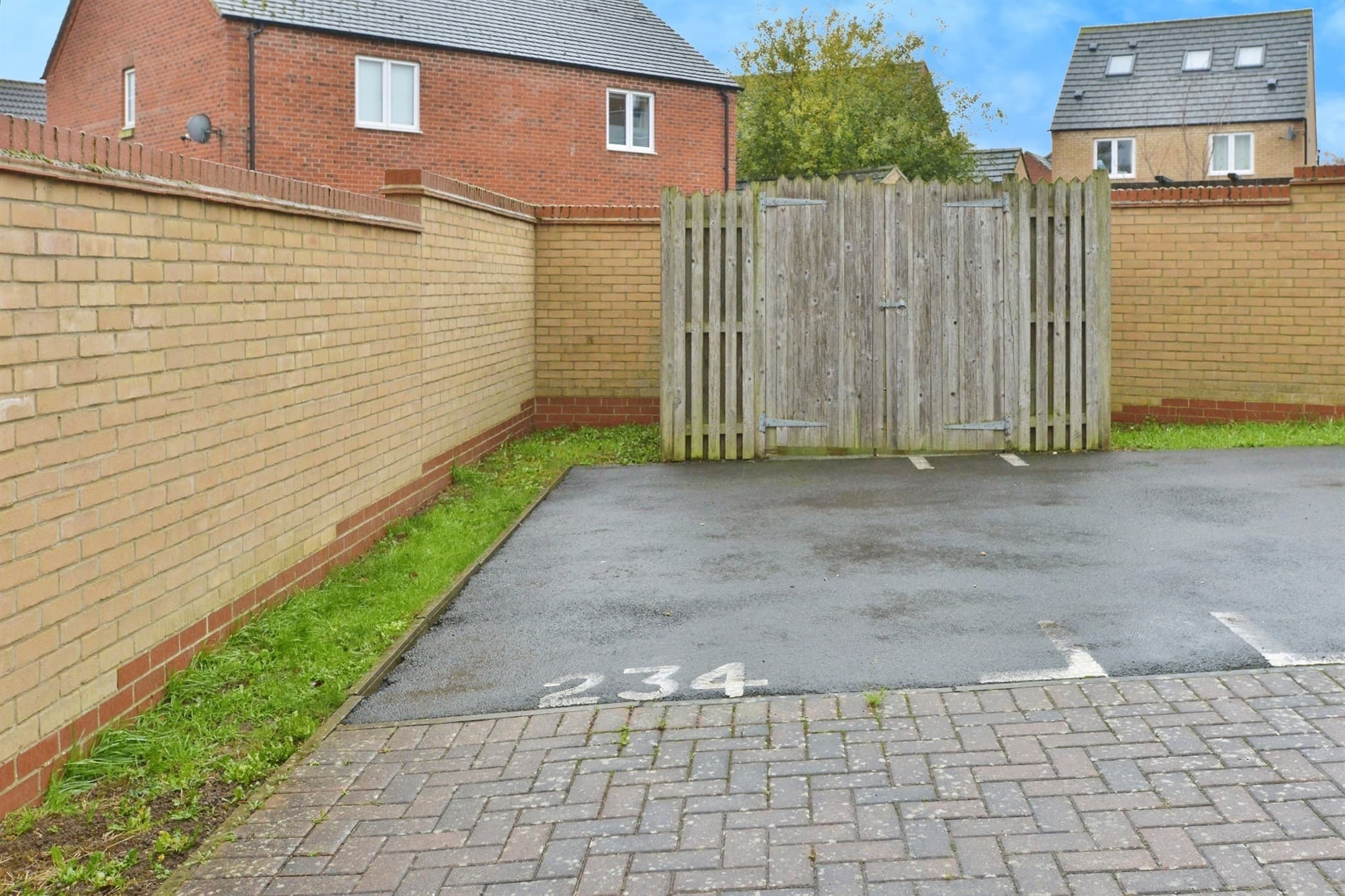 Property at Selkirk Drive, Oakridge Park, Milton Keynes