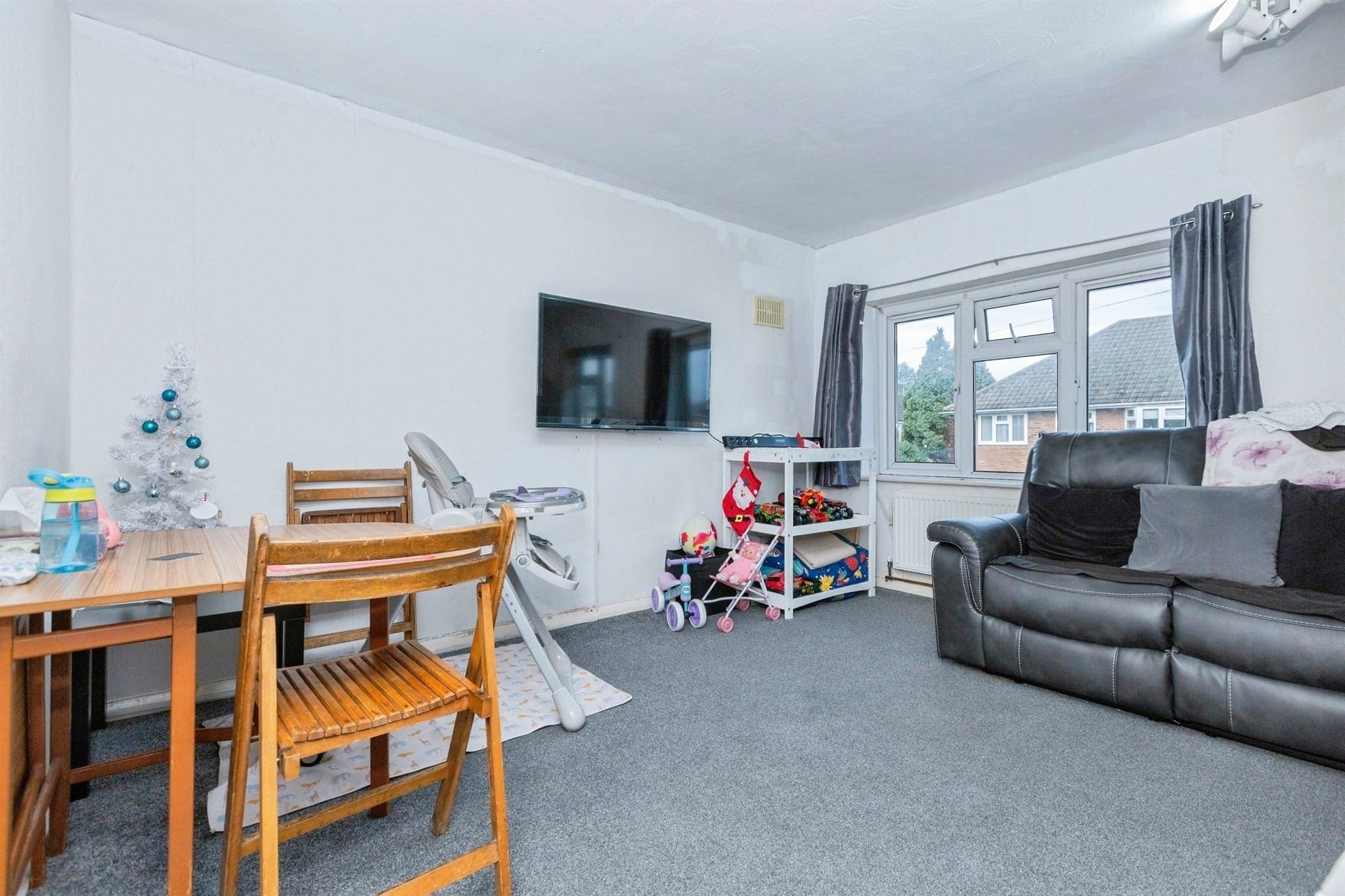 Property at Lambourne Road, Birstall, Leicester