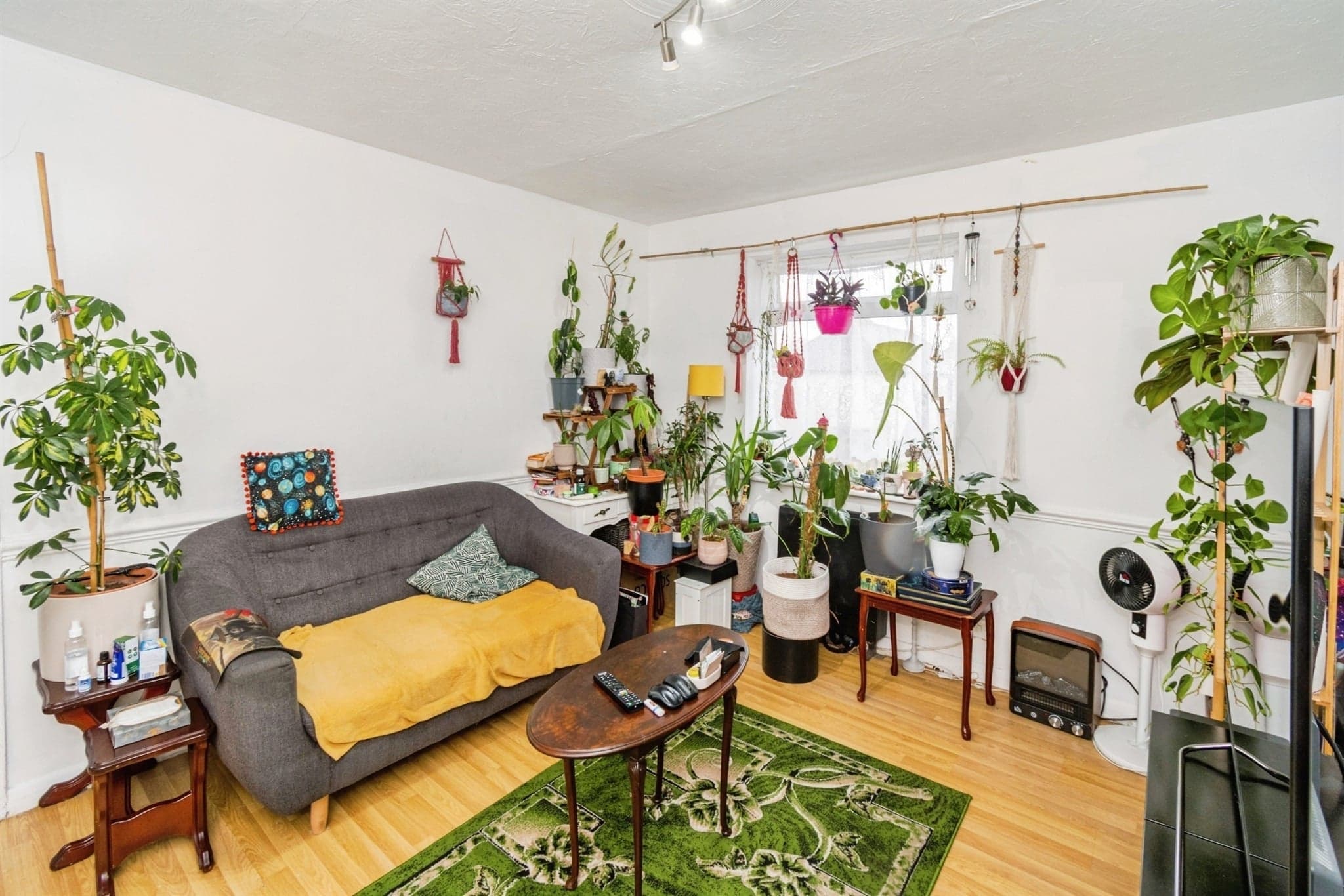 Property at Spring Close, Southampton