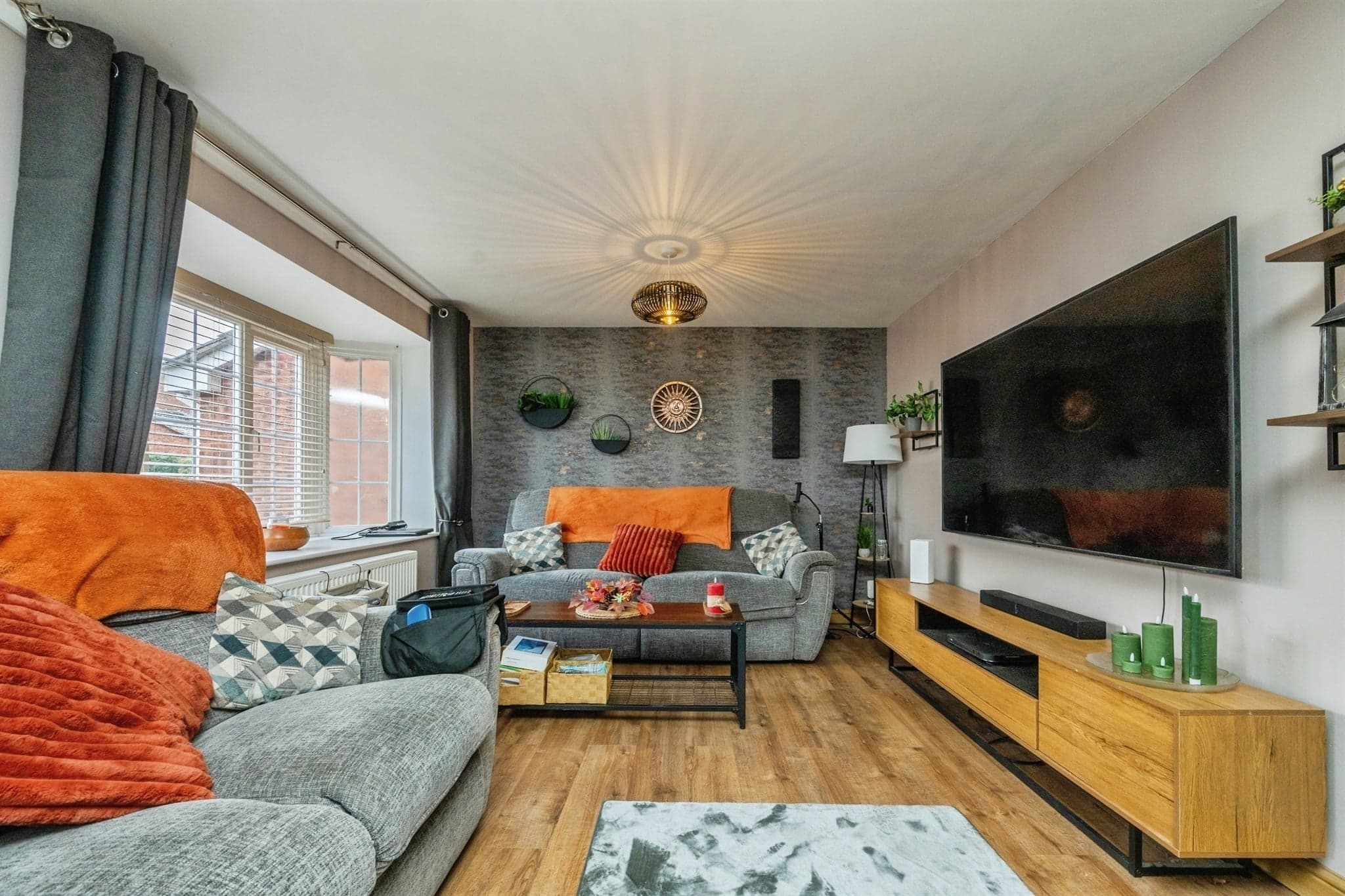 Property at Ledwych Gardens, Droitwich