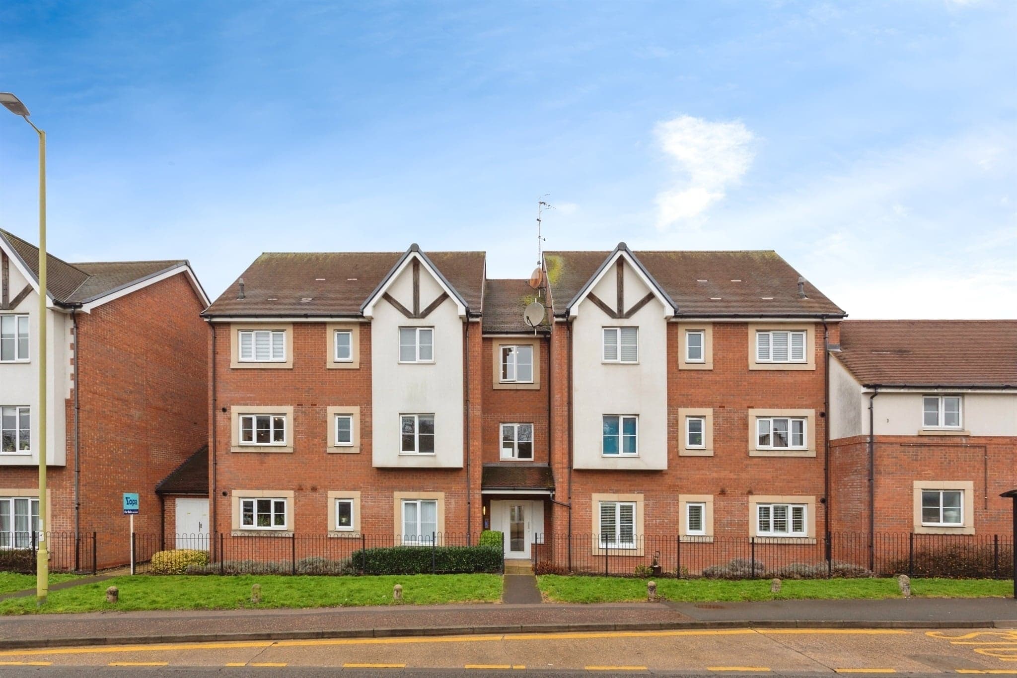 Property at Aldenham Road, Bushey