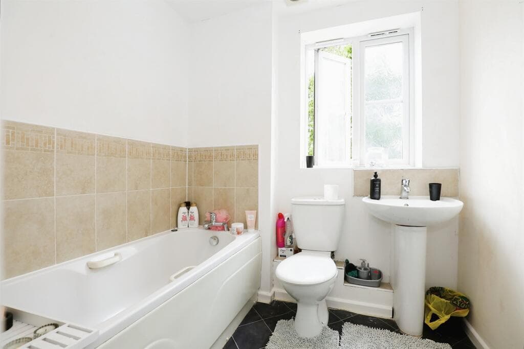 Property at Tee Tong Road, Long Lawford, Rugby