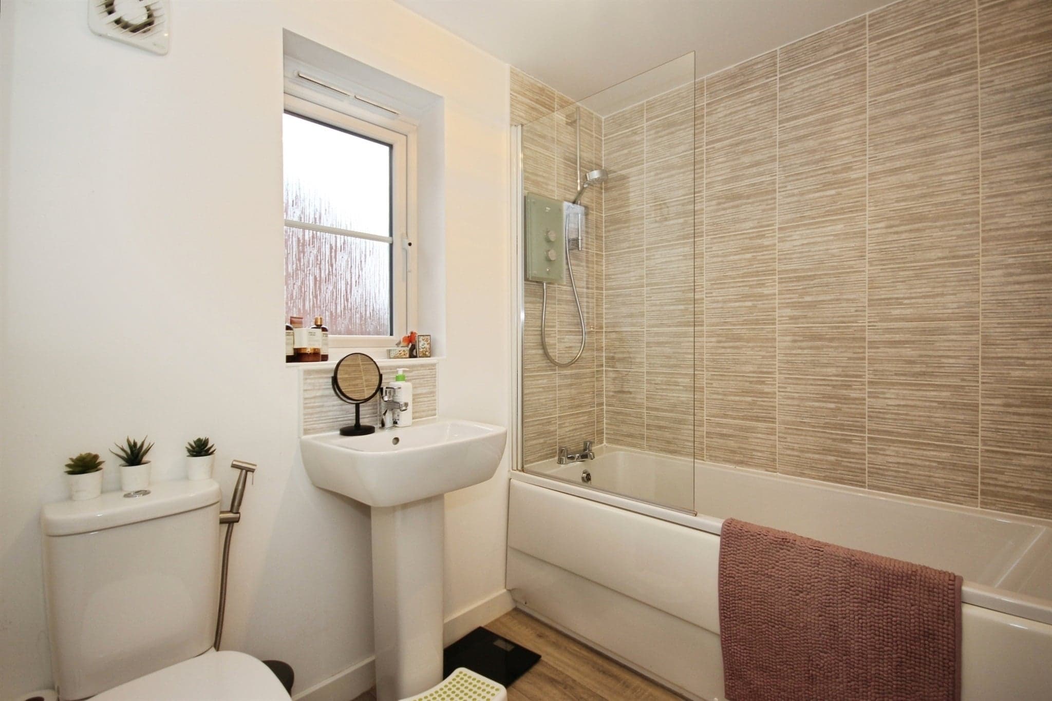 Property at O'donnell Road, Whitnash, Leamington Spa