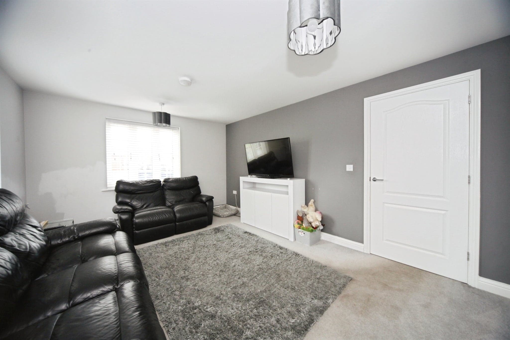Property at Airedale Gardens, Houghton Regis, Dunstable