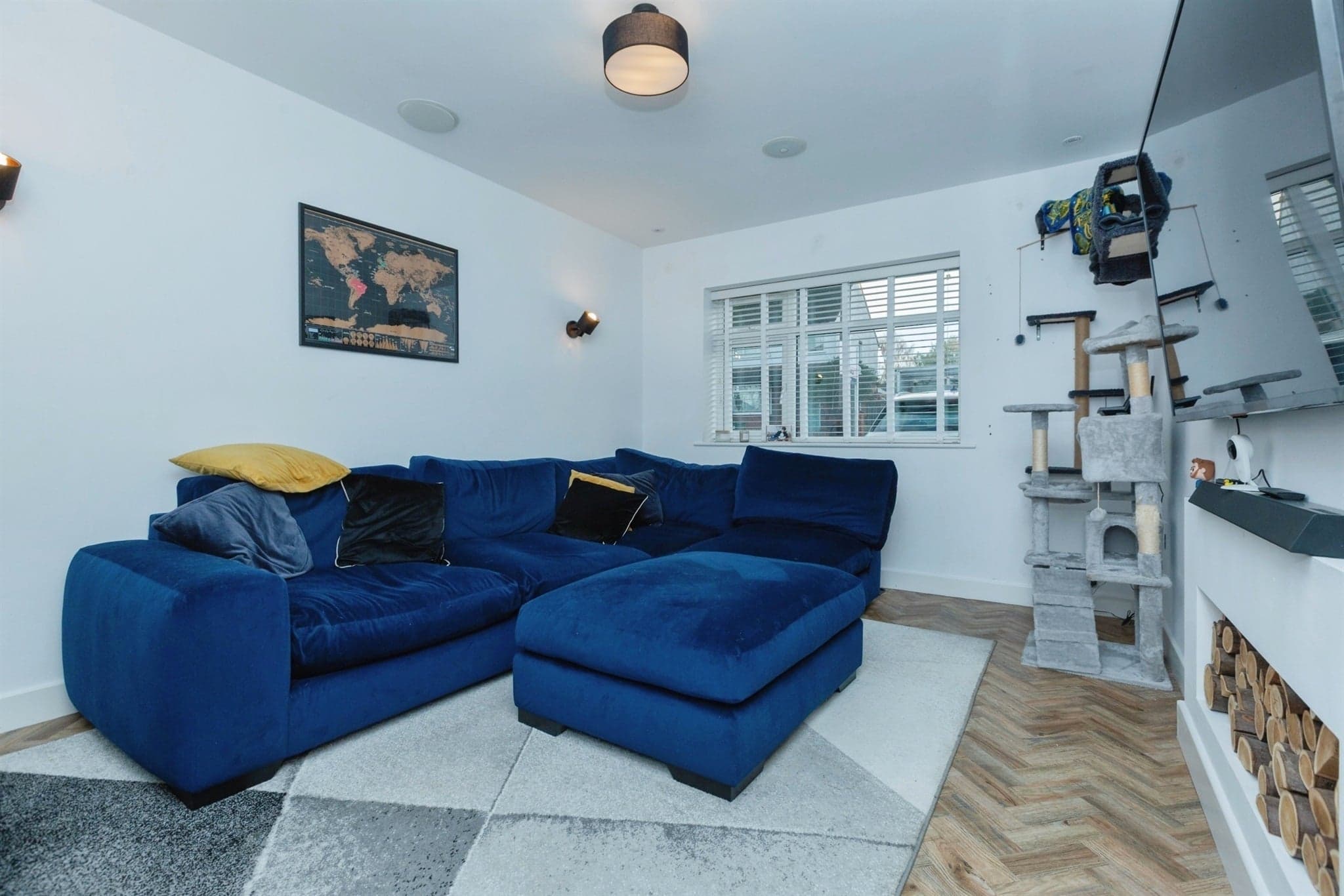 Property at Grange Drive, Glen Parva, Leicester