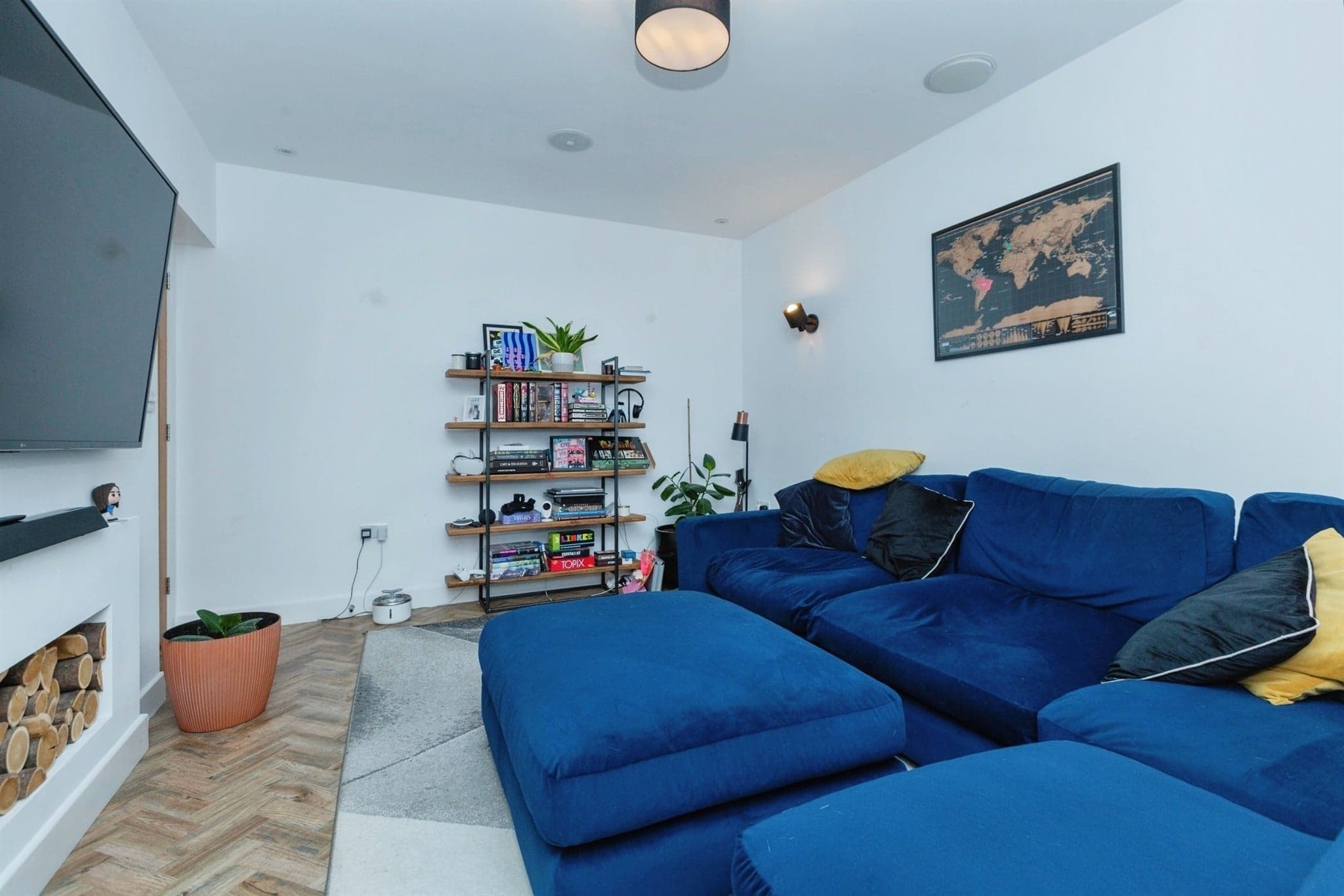 Property at Grange Drive, Glen Parva, Leicester