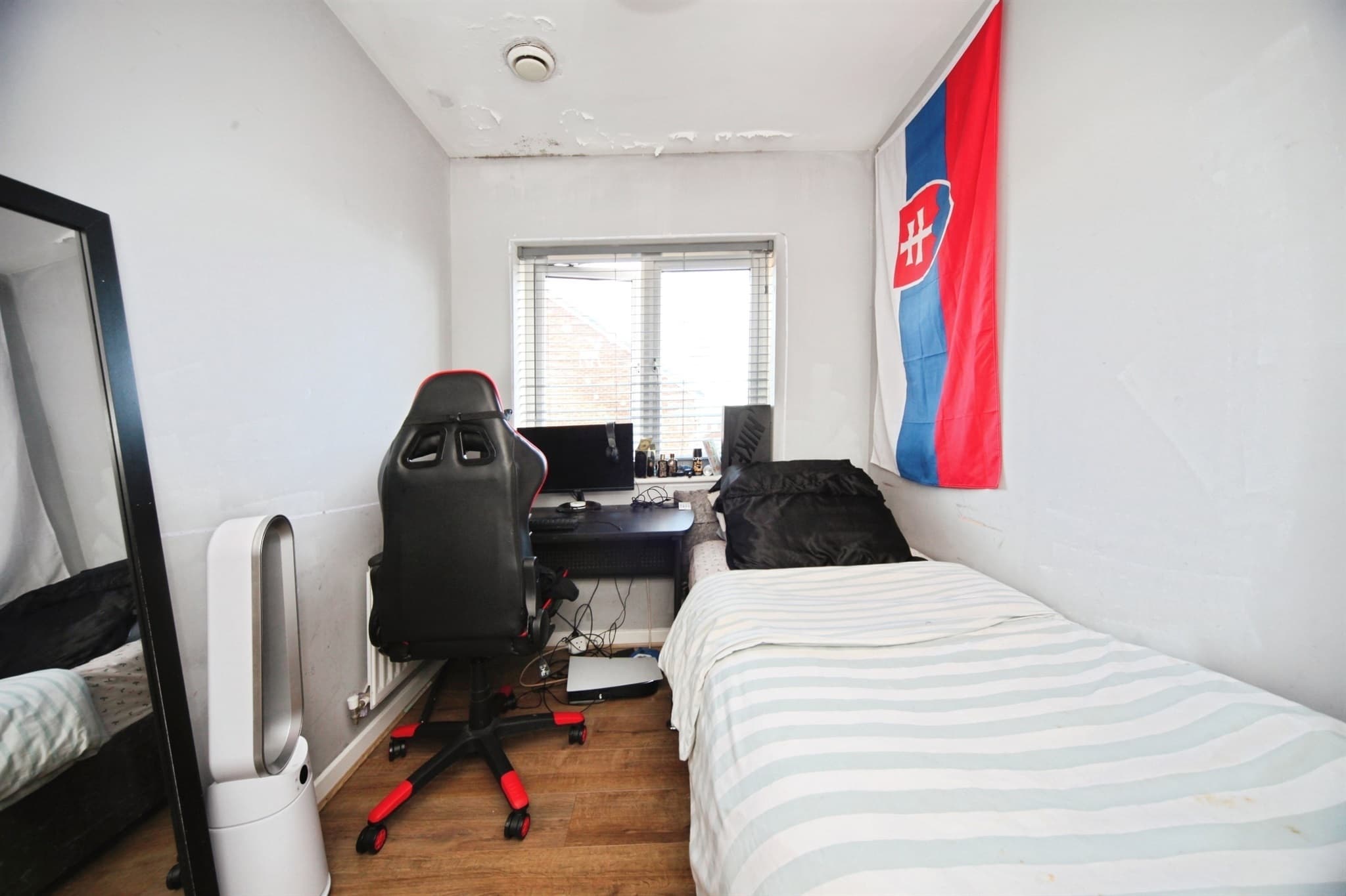 Property at Hedges Way, Luton