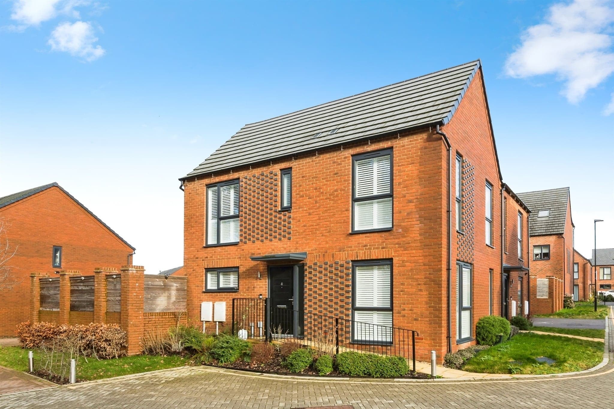 Property at Burtenshaw Close, Copthorne, Crawley