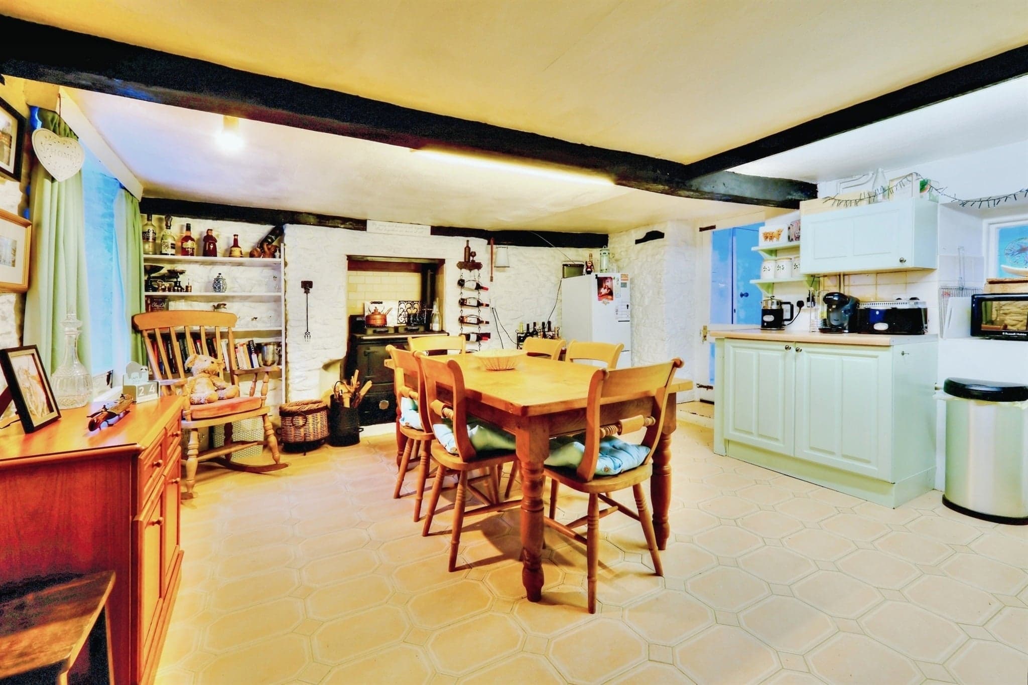 Property at High Street, Henstridge, Templecombe