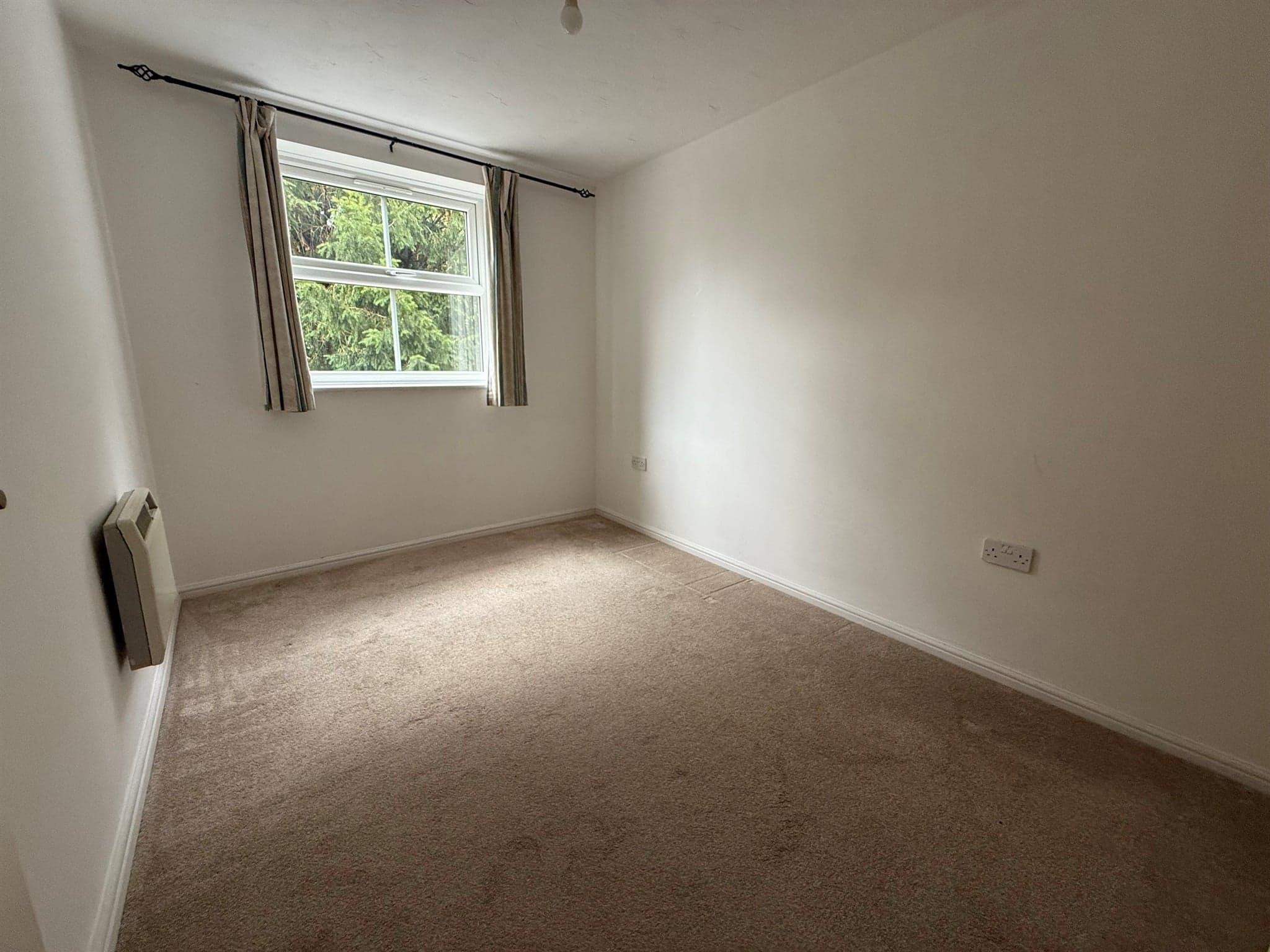 Property at Hurworth Avenue, Slough