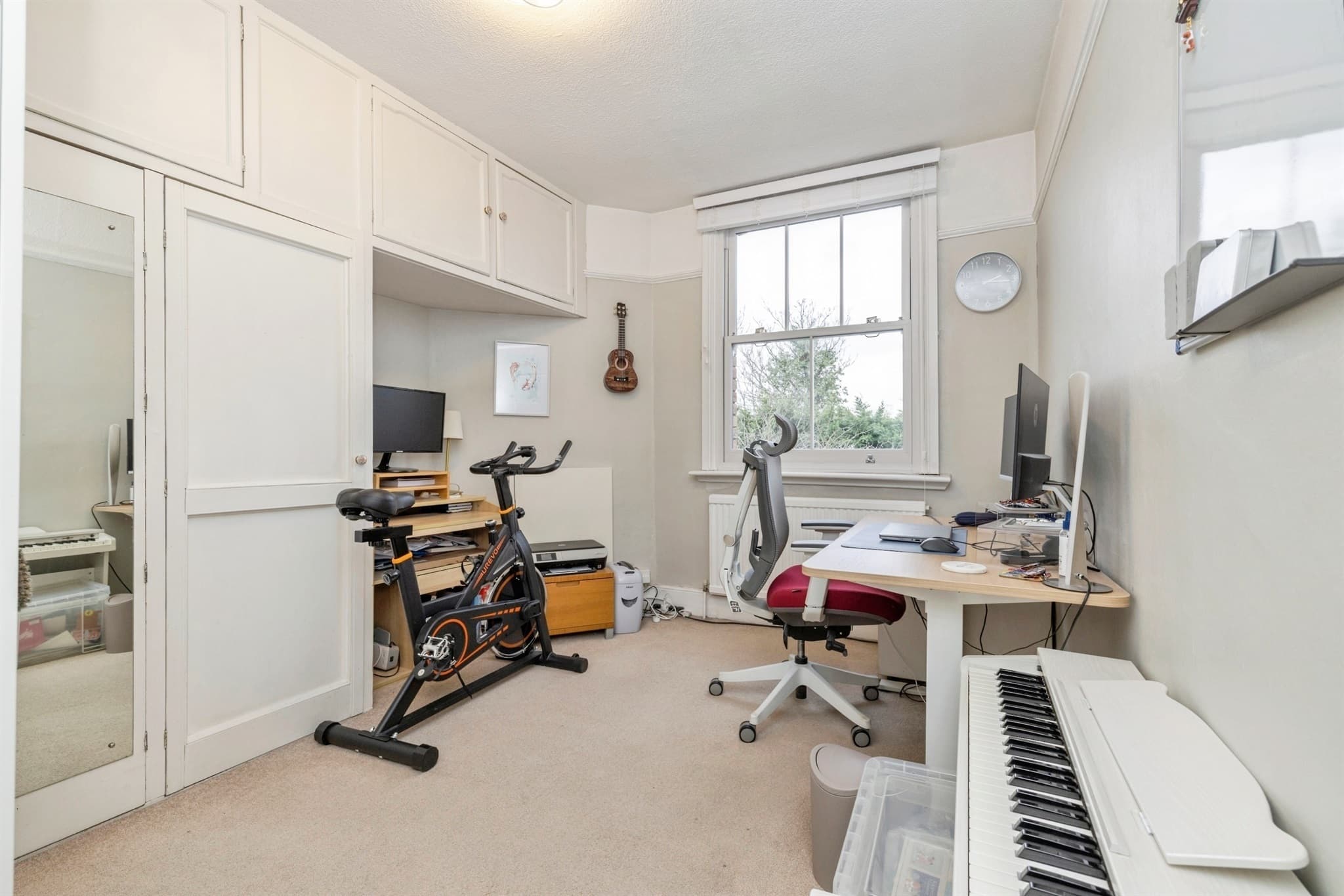 Property at Avenue Rise, Bushey