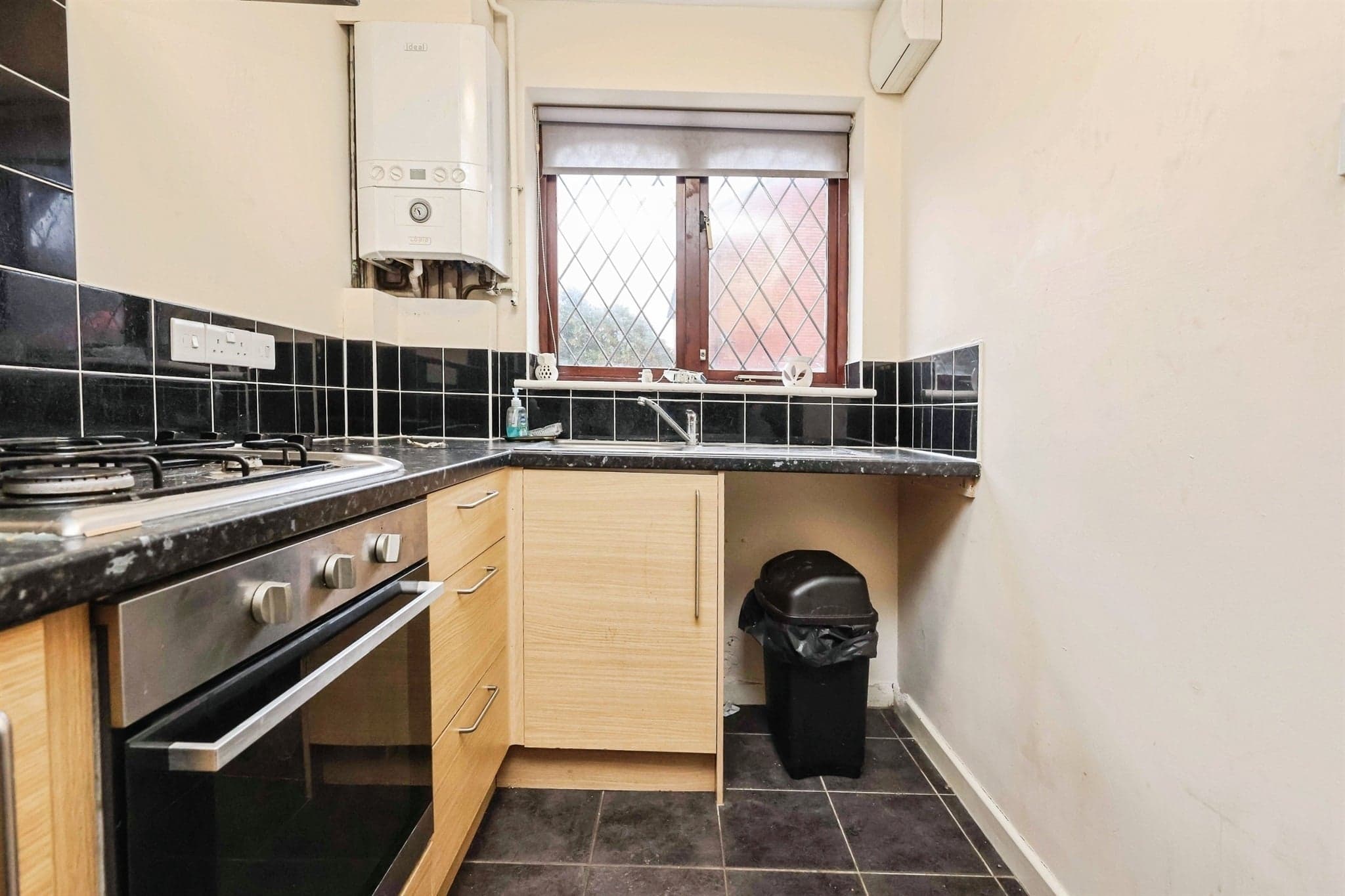 Property at Sandpiper Close, Wollescote, Stourbridge