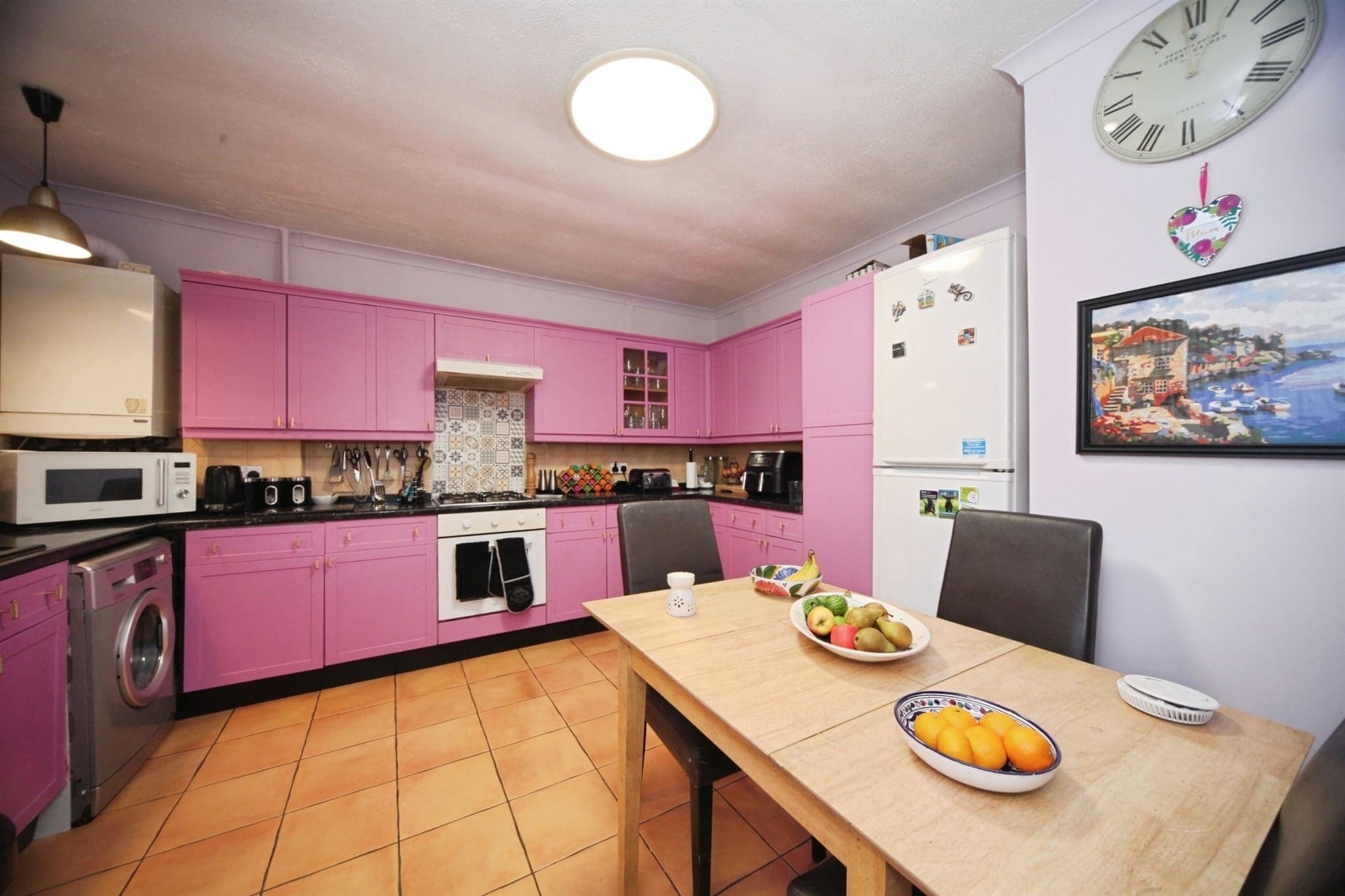 Property at Lawn Gardens, LUTON