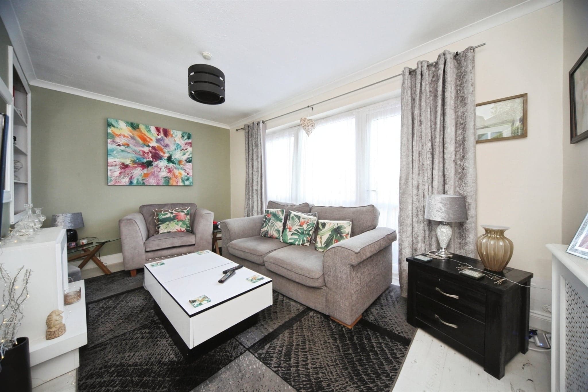 Property at Lawn Gardens, LUTON