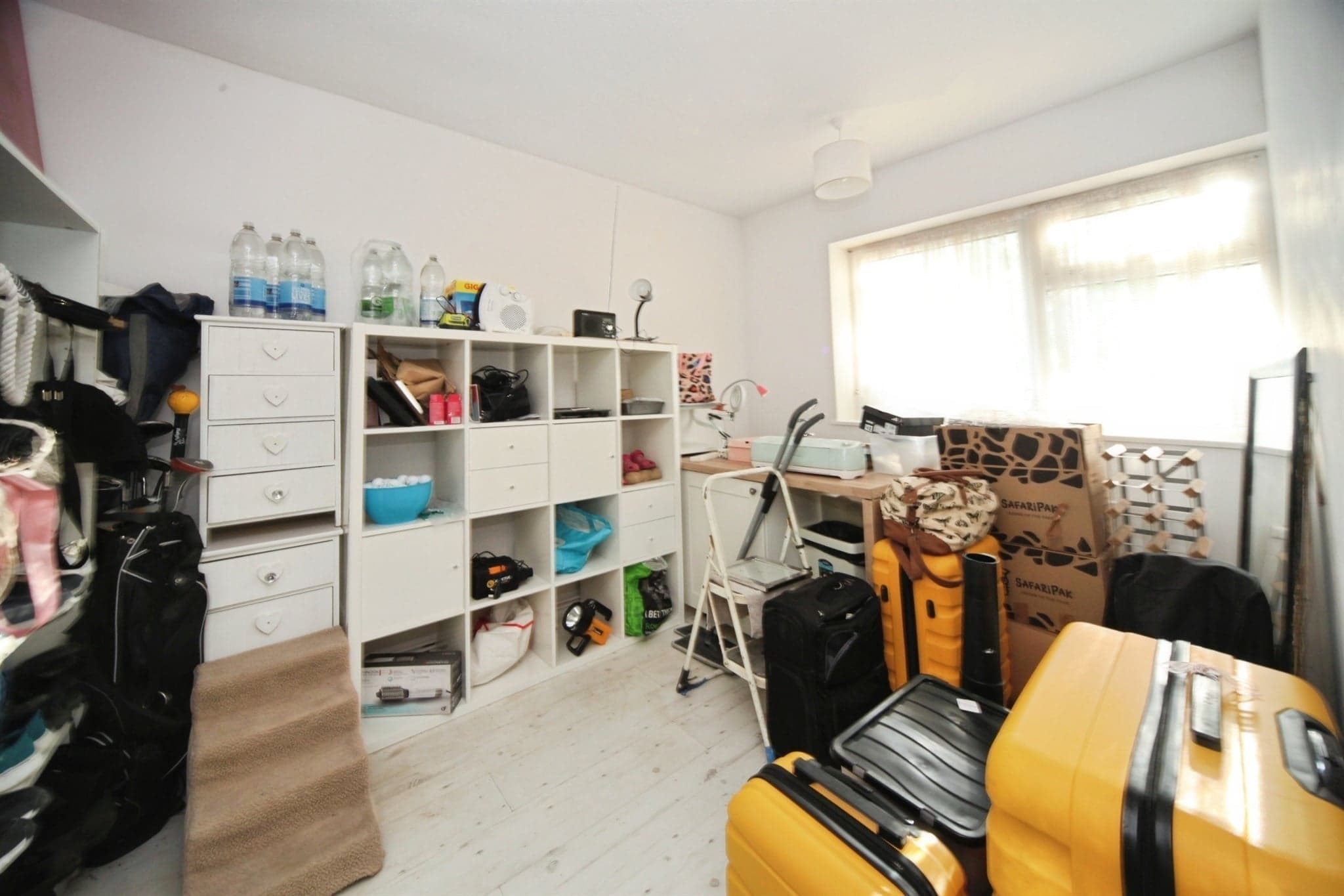 Property at Lawn Gardens, LUTON