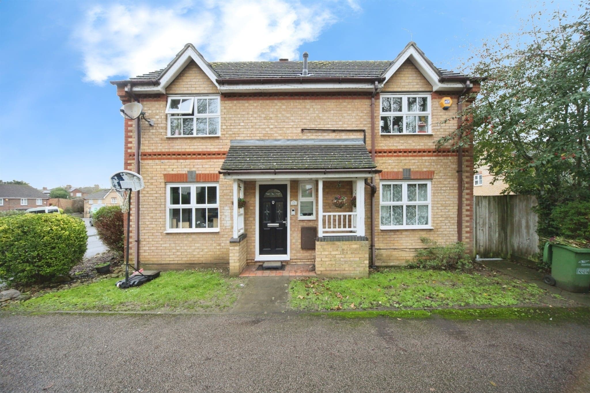 Property at Willoughby Close, DUNSTABLE