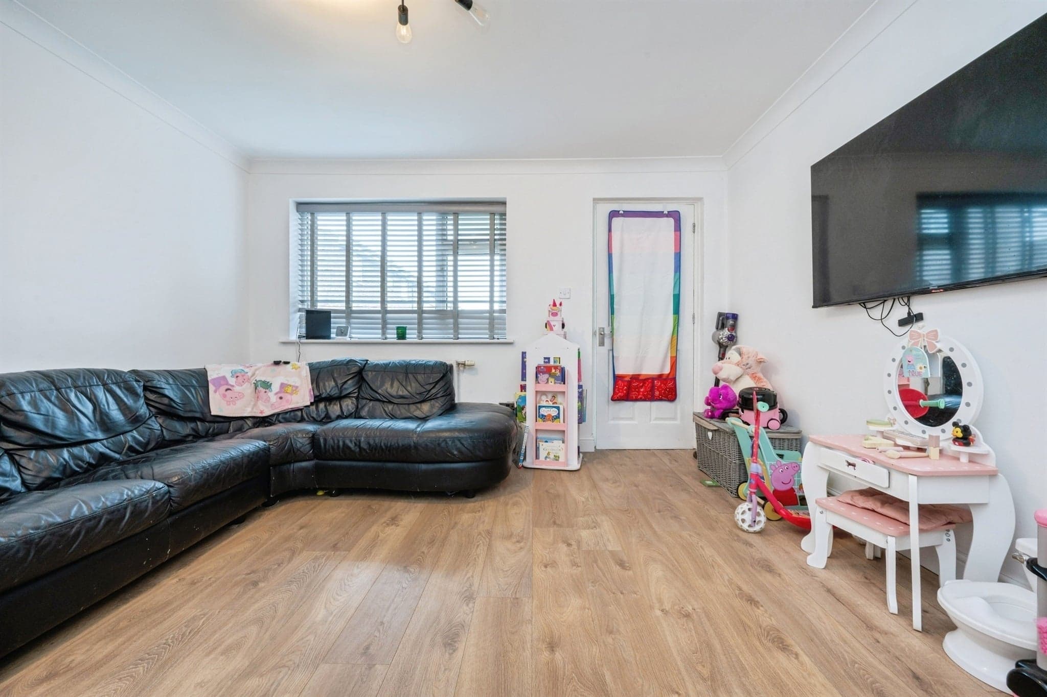 Property at Cornwallis Close, Bromham, Bedford