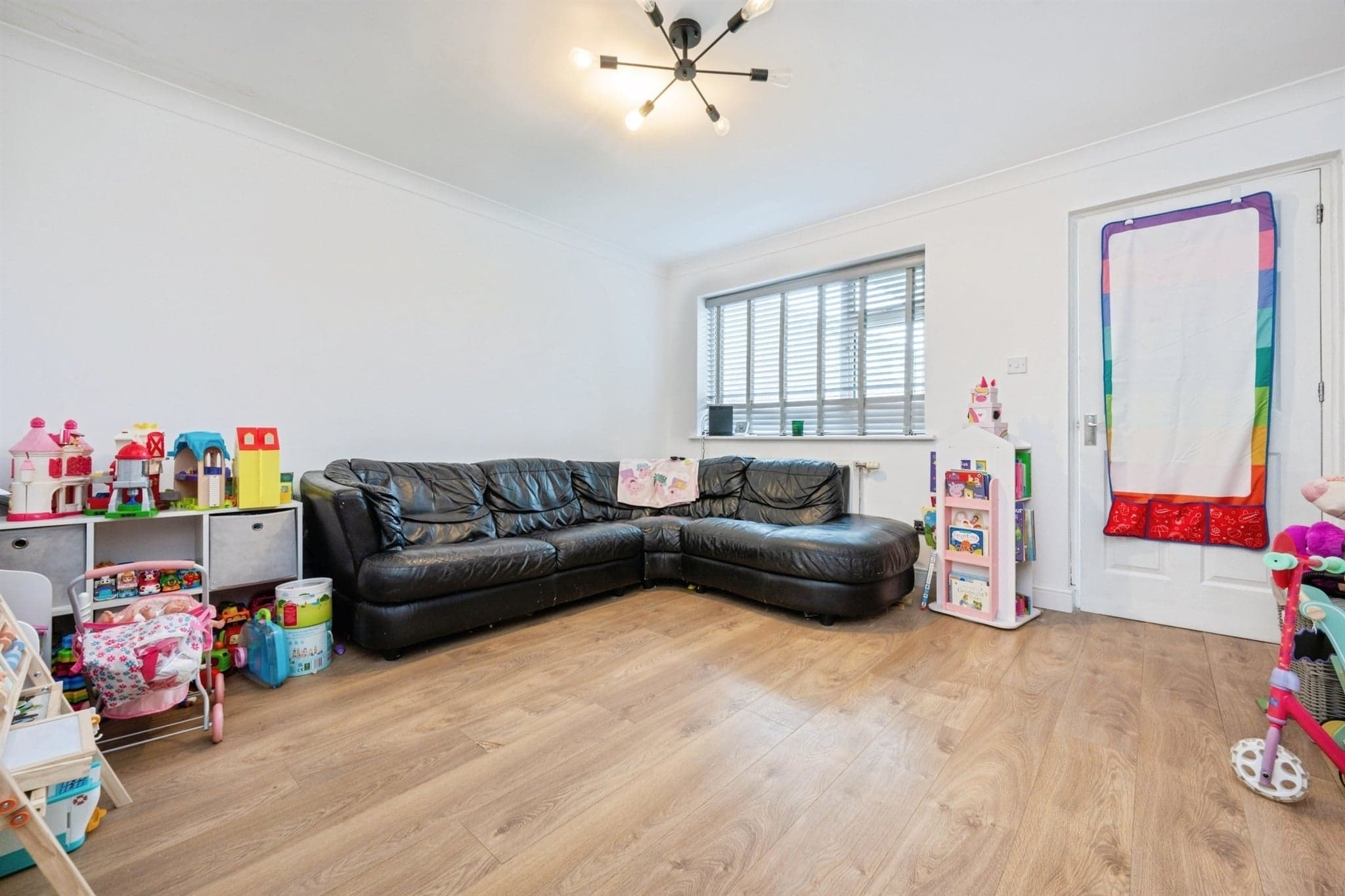 Property at Cornwallis Close, Bromham, Bedford