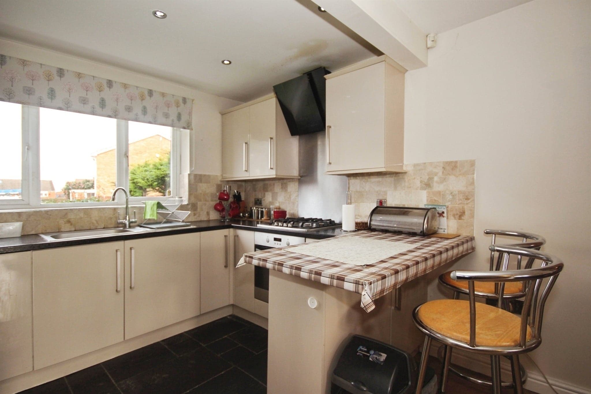Property at Spa View, Whitnash, Leamington Spa