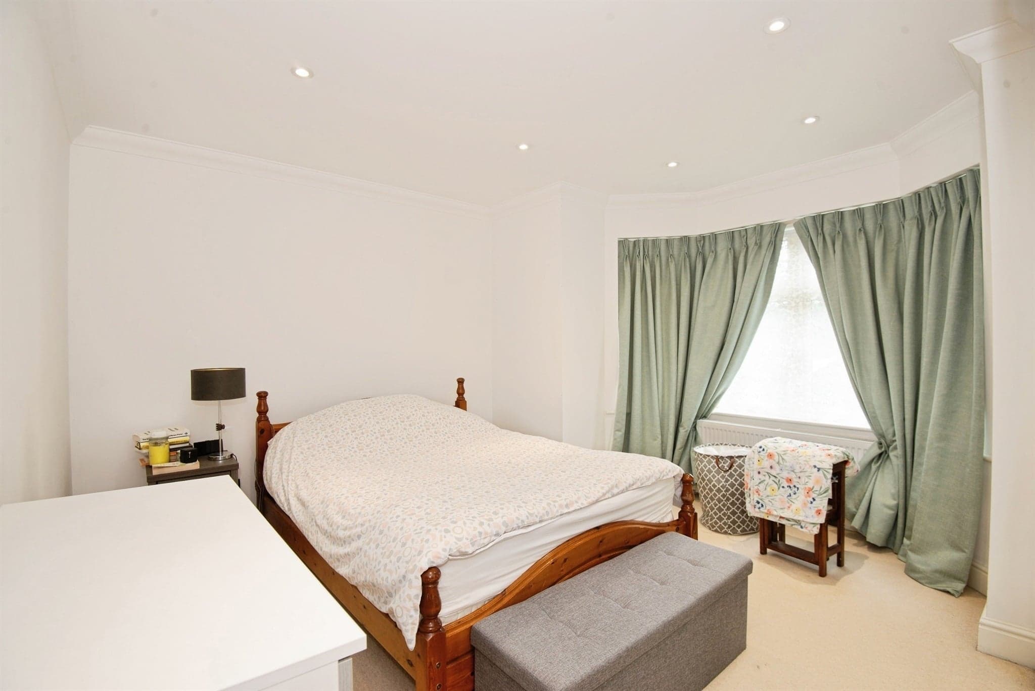 Property at Templeside Gardens, High Wycombe