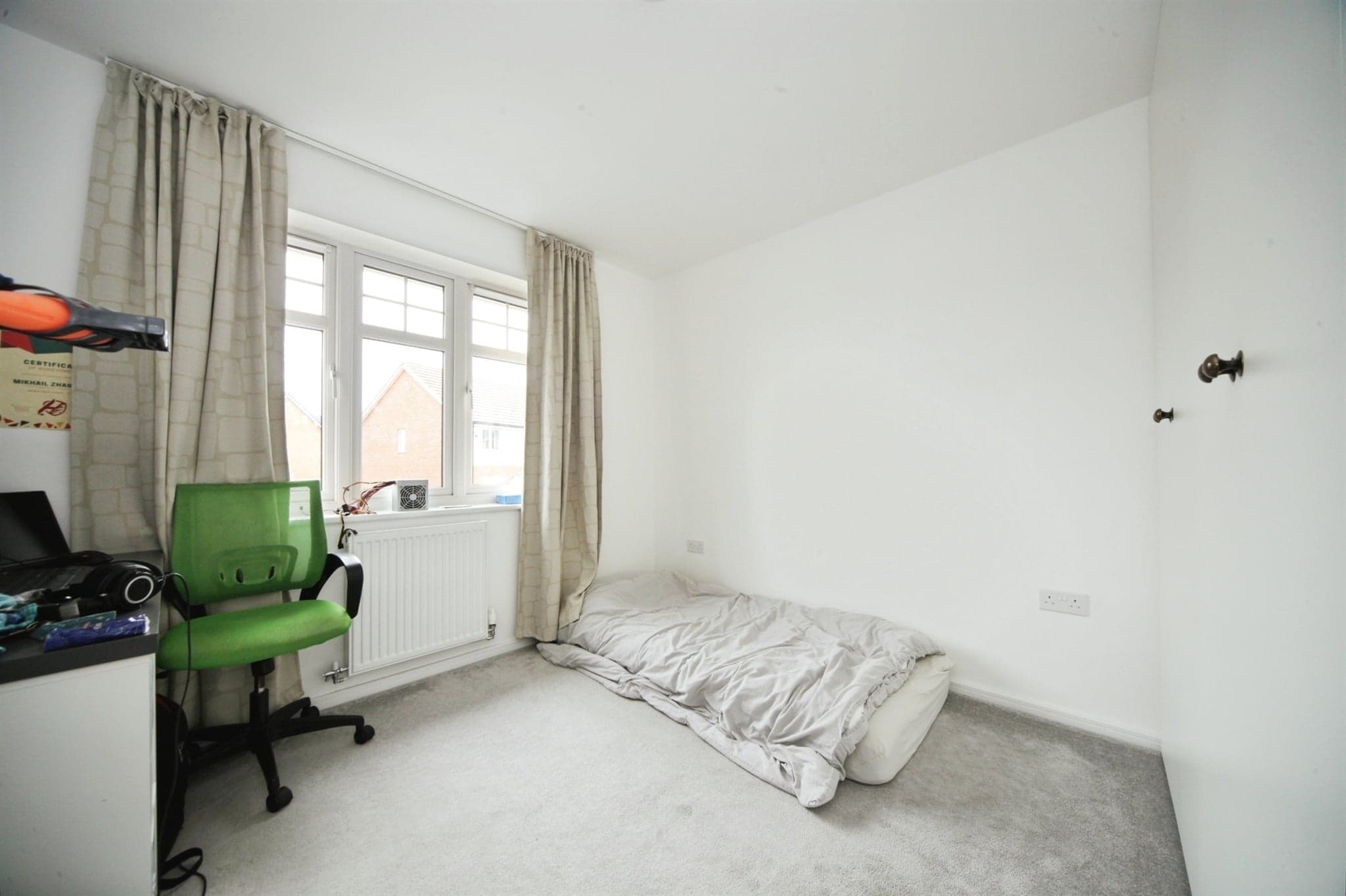 Property at Cloche Corner, Houghton Regis, Dunstable