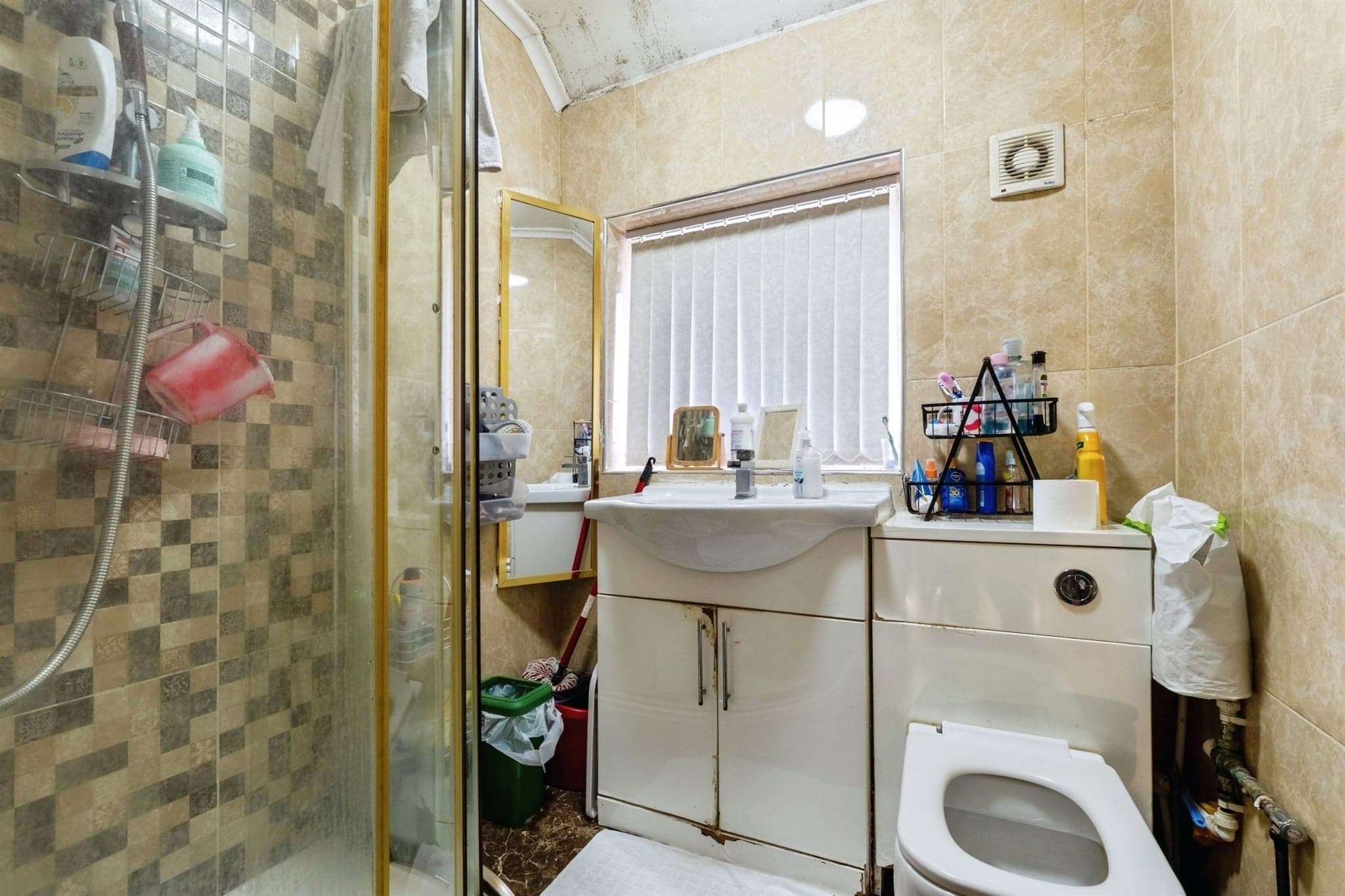 Property at New Parks Boulevard, Leicester