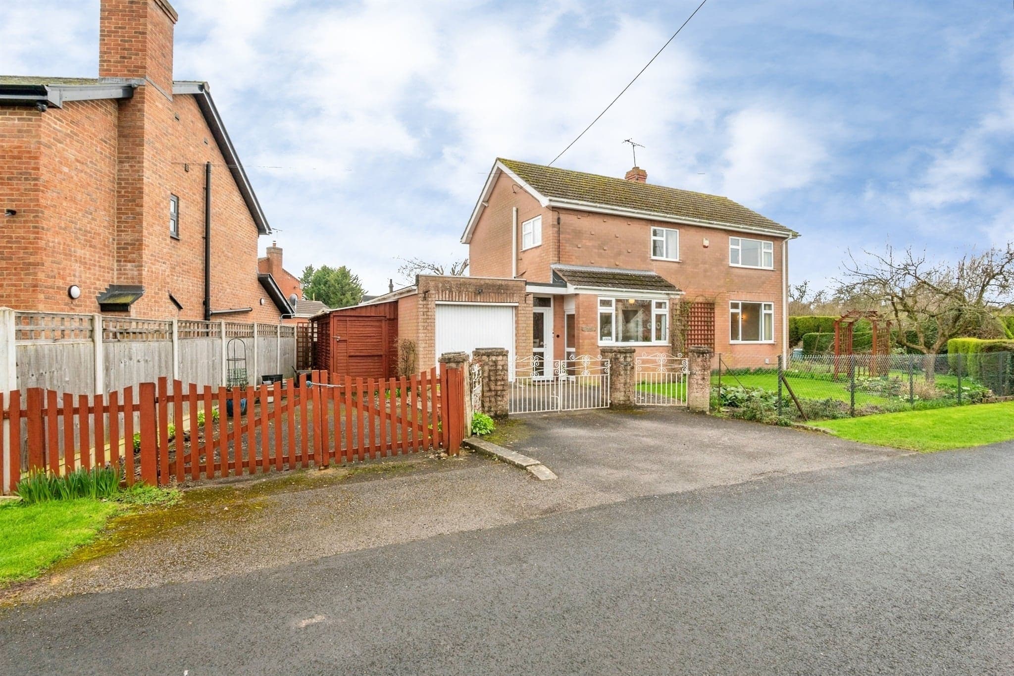 Property at Grove Crescent, Upton-Upon-Severn, Worcester