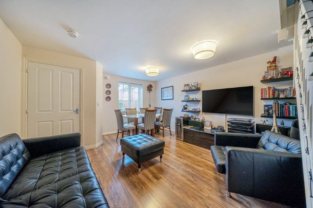 Property at Chedworth Close, Stratford-Upon-Avon