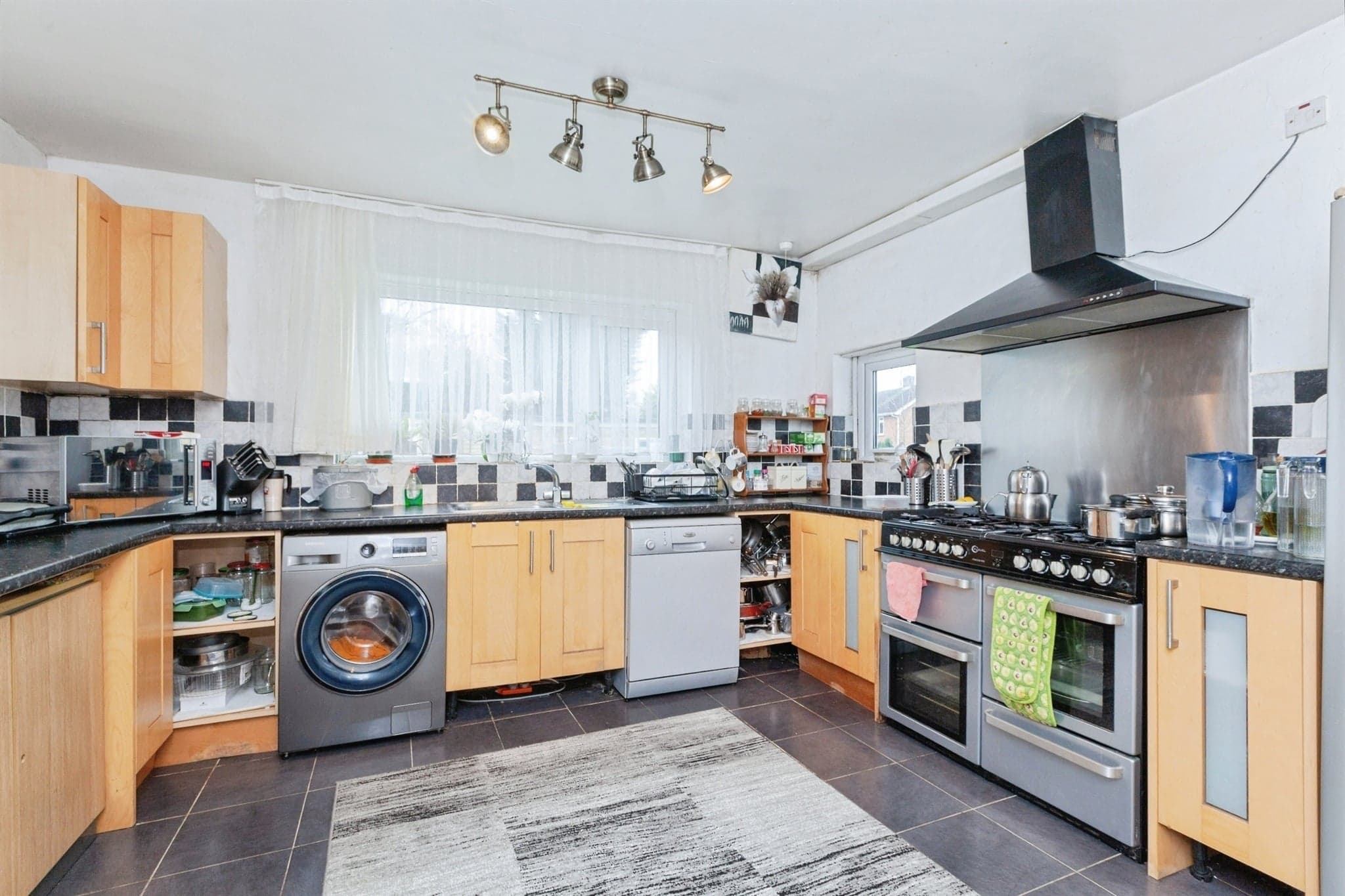 Property at Shipston Hill, Oadby, Leicester