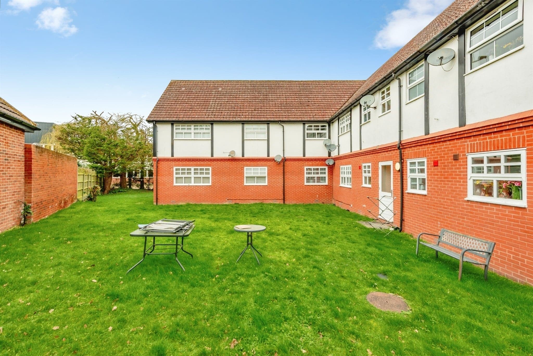 Property at Dunraven Avenue, Redhill