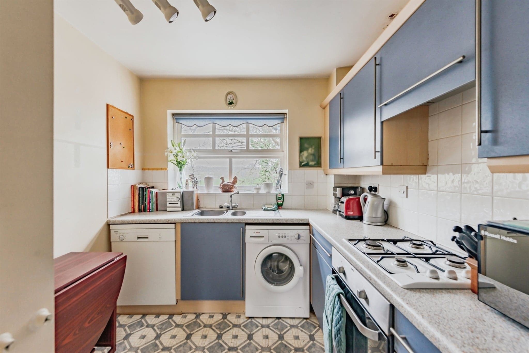 Property at Dunraven Avenue, Redhill