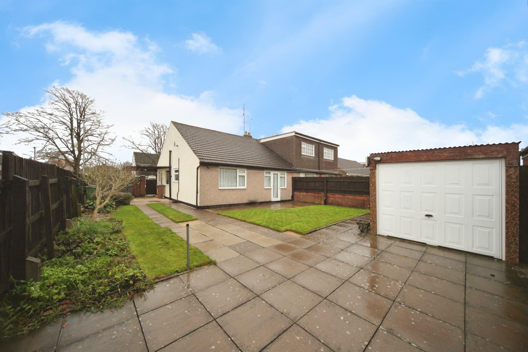 Property at Gooseberry Hill, Luton