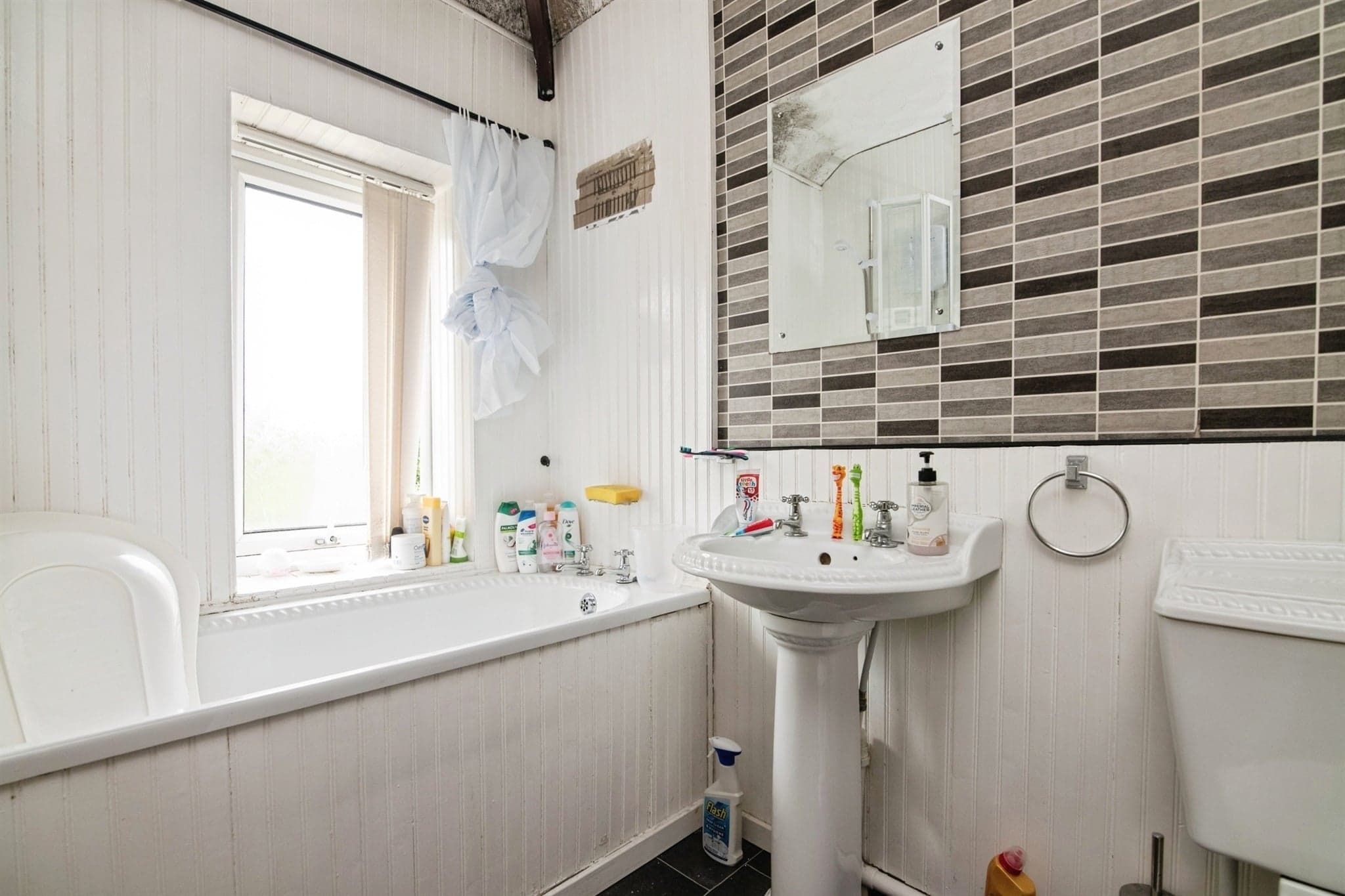 Property at Dangerfield Lane, Wednesbury
