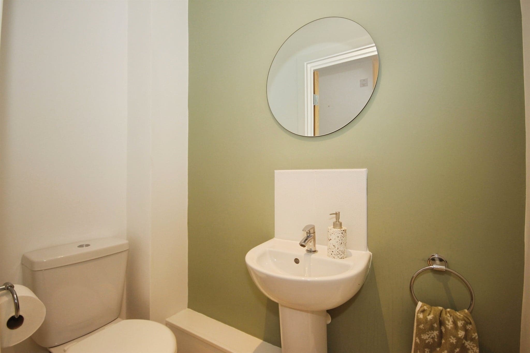 Property at Sydenham Drive, Leamington Spa