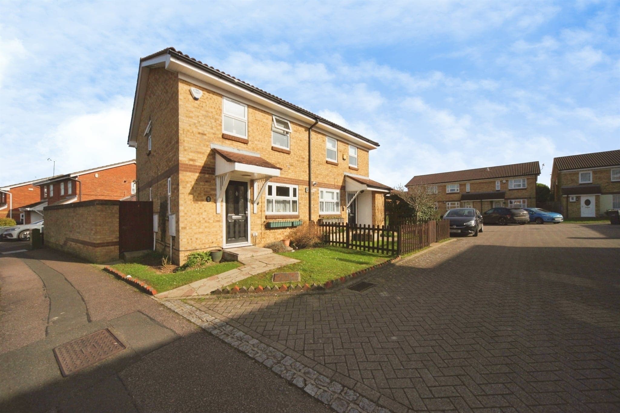 Property at Rochford Drive, Luton