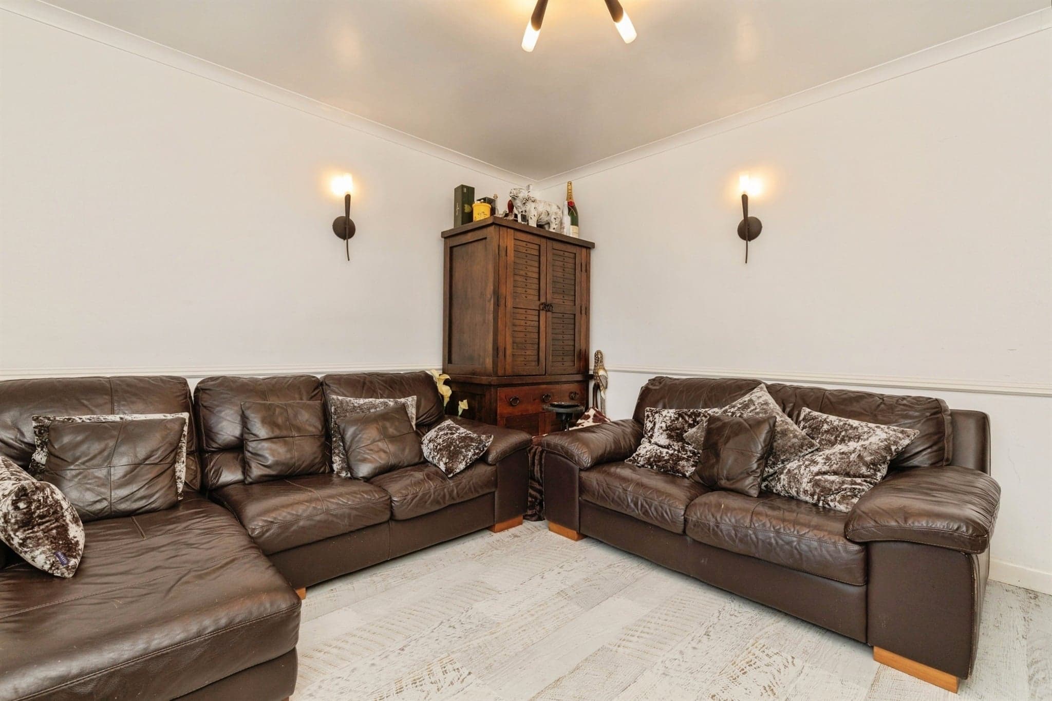 Property at Pettigrove Gardens, Bristol