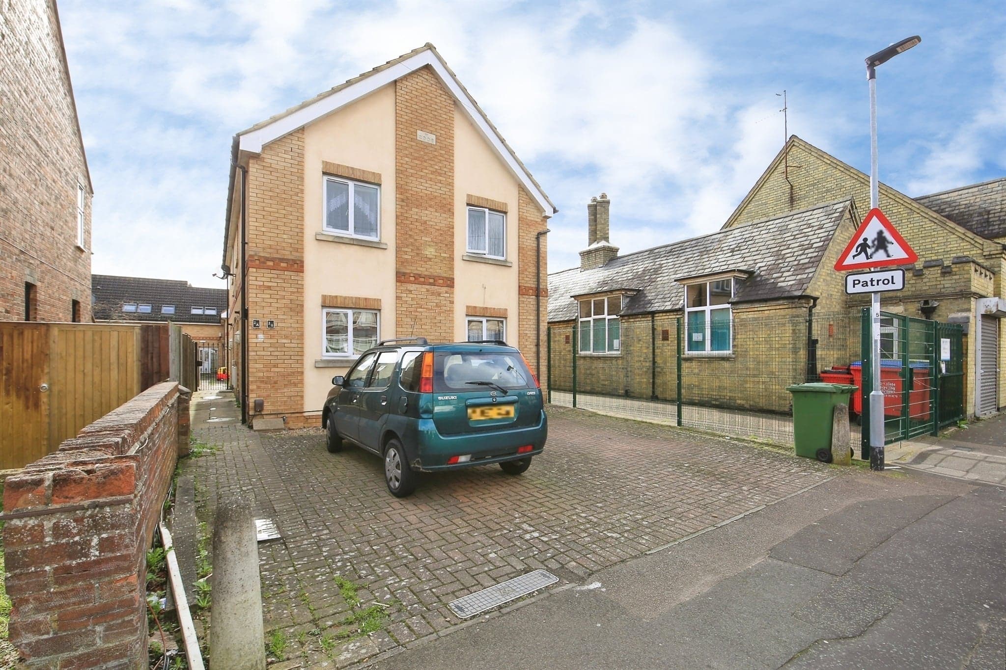 Property at Queens Drive West, Peterborough