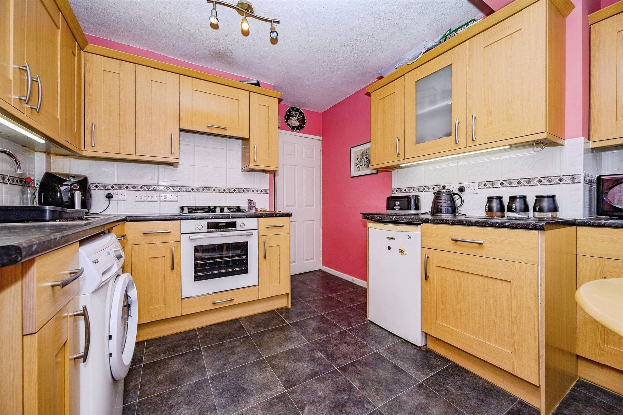 Property at Canberra Gardens, Luton