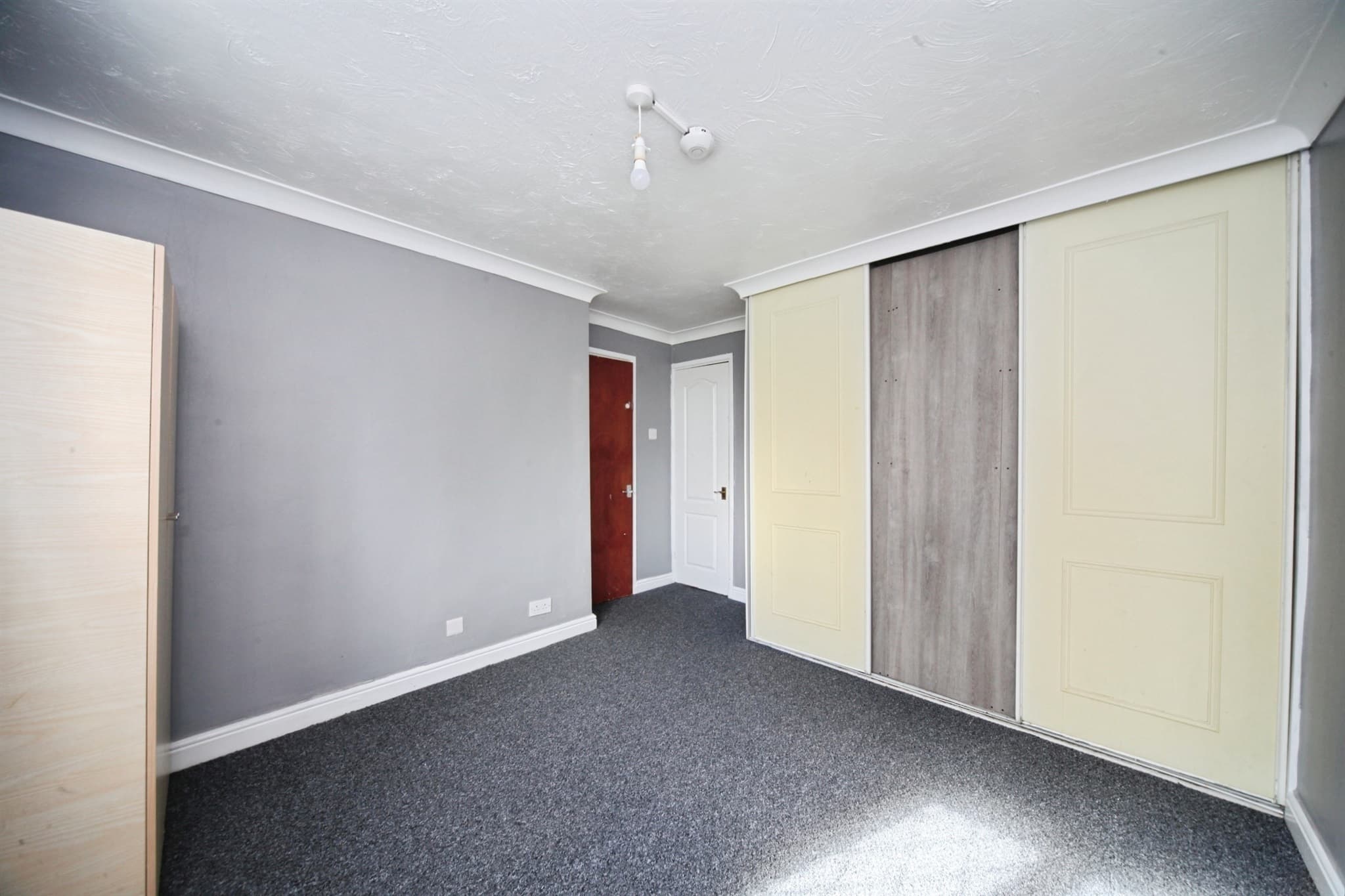 Property at Keepers Close, Luton