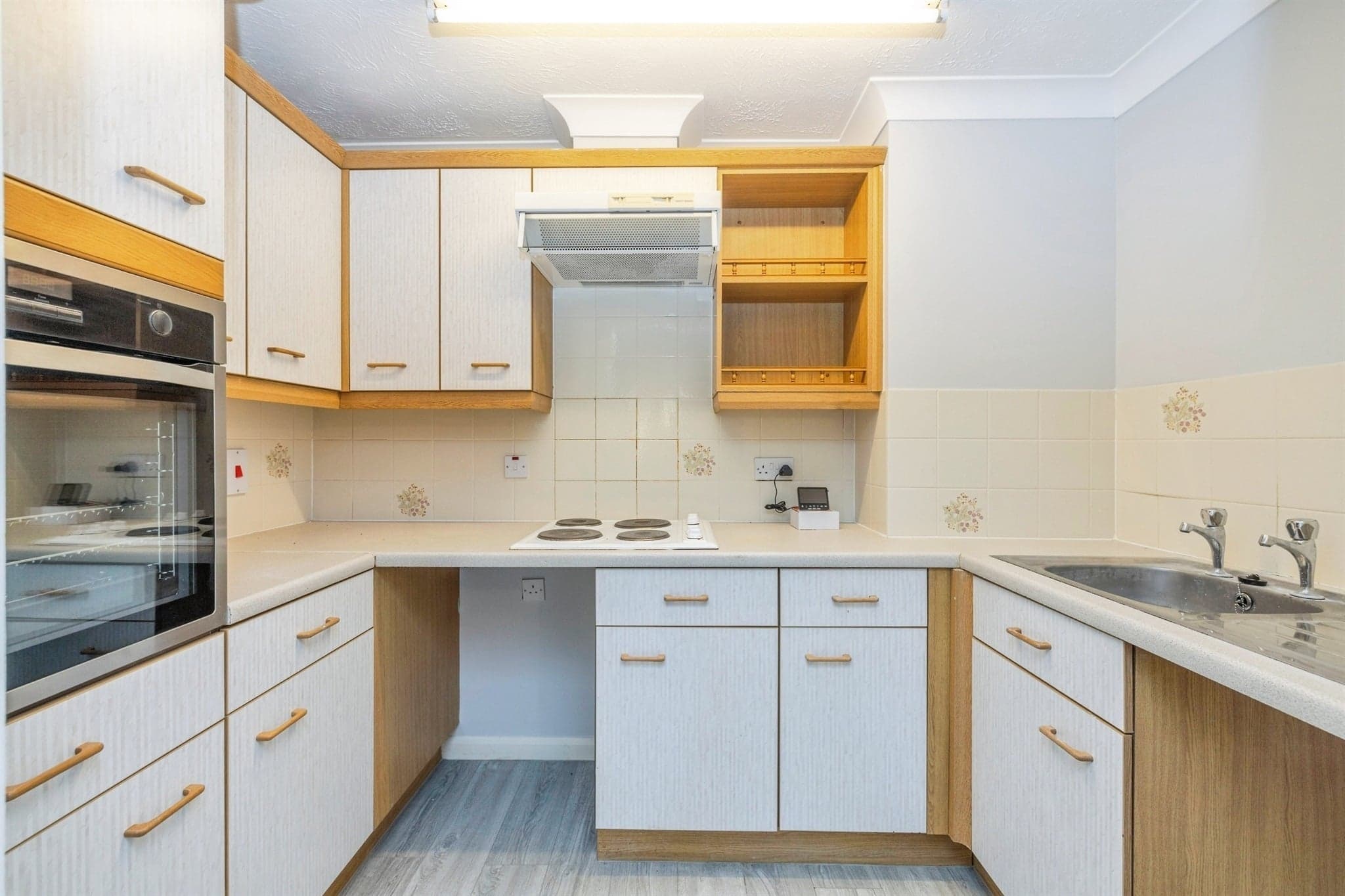 Property at Heathdene Manor, Watford