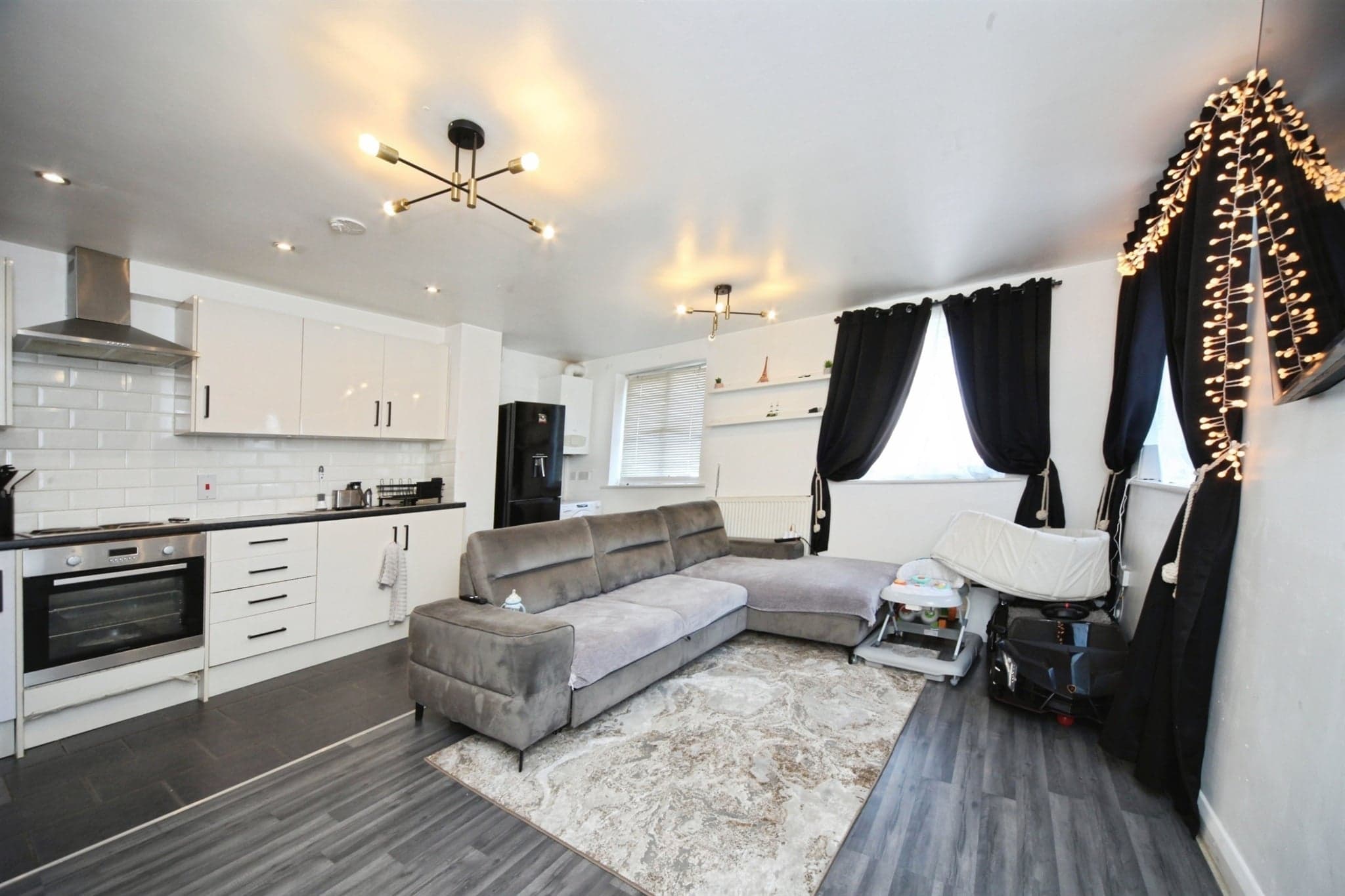 Property at Chester Mews, Luton