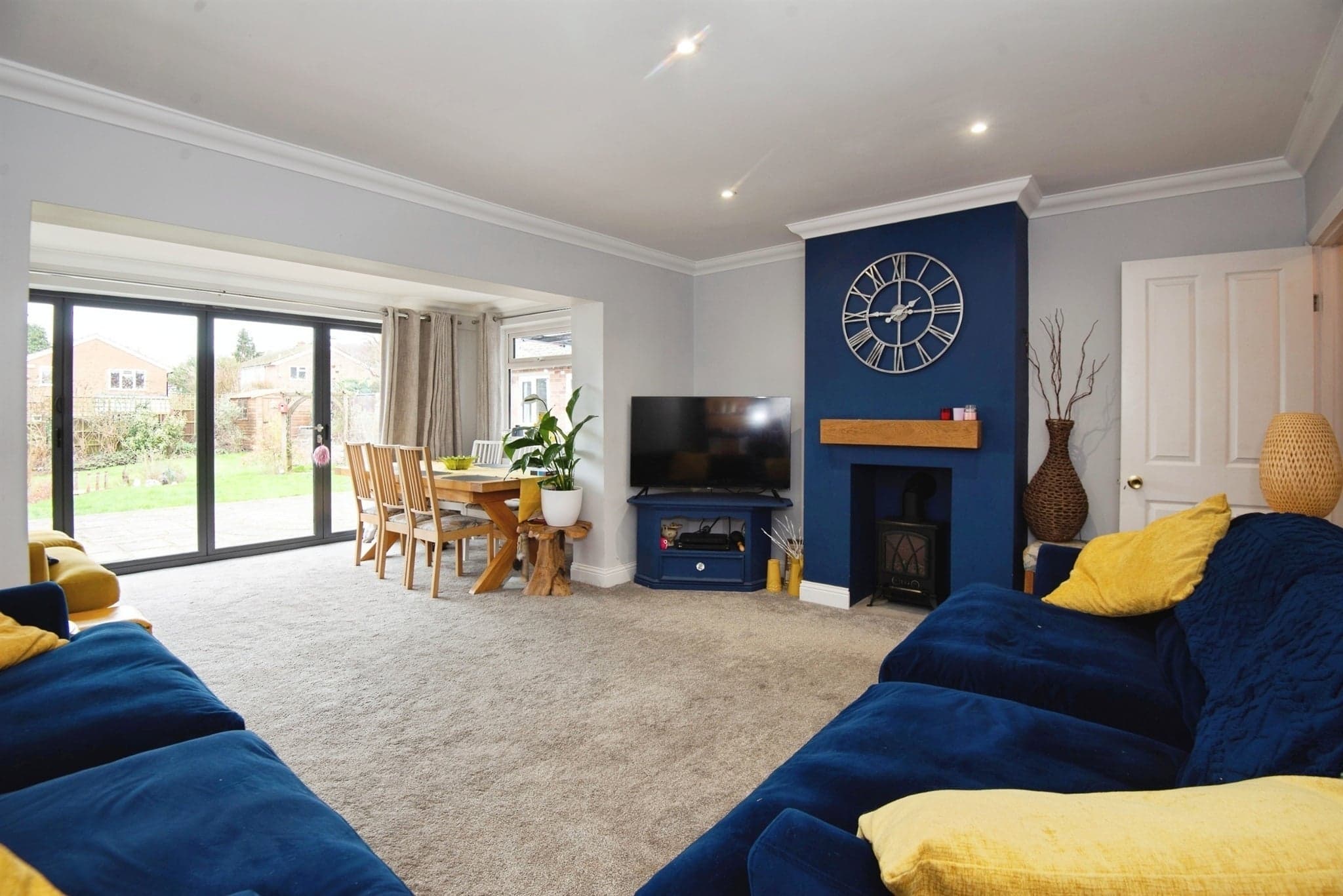 Property at Trees Avenue, Hughenden Valley, High Wycombe