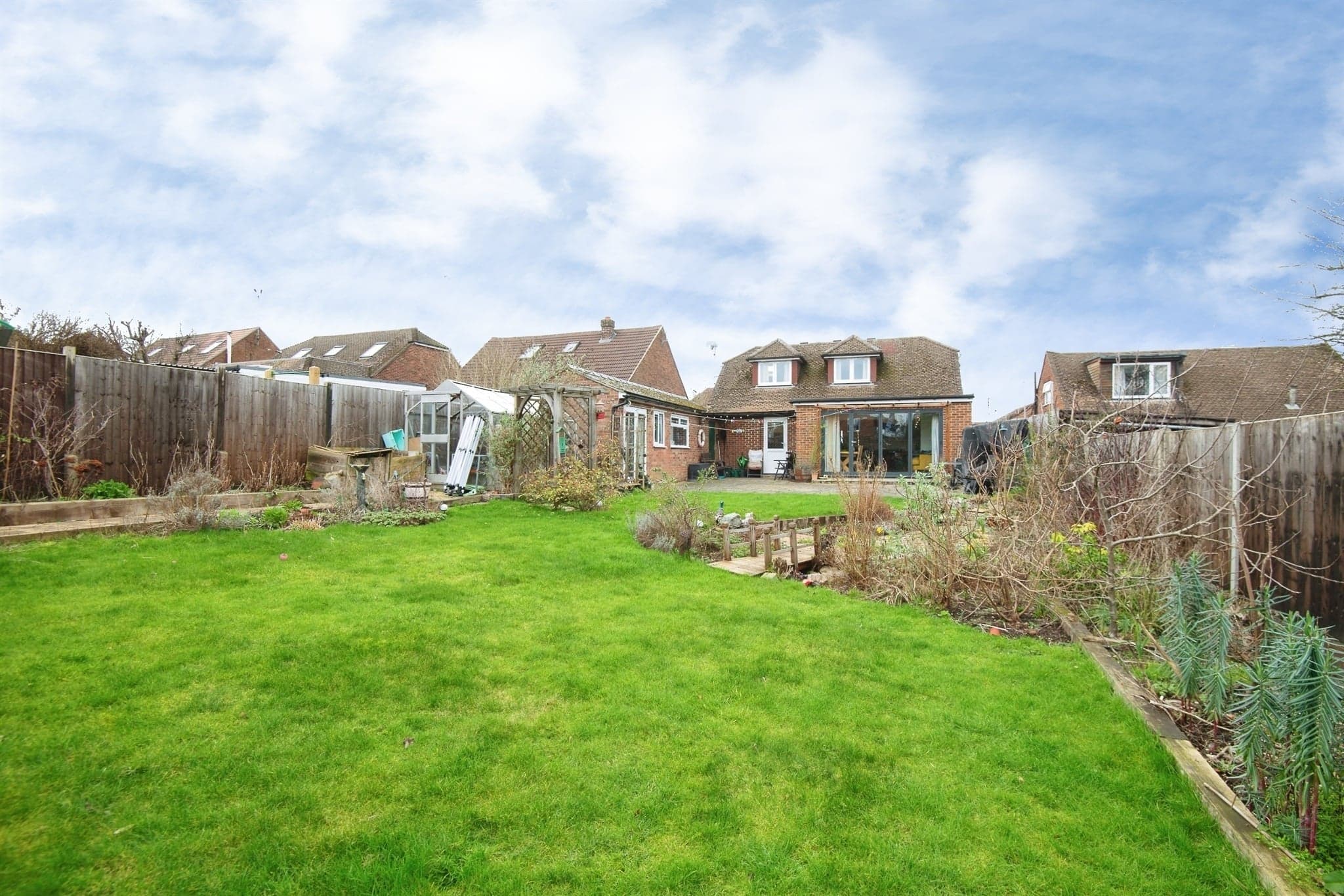 Property at Trees Avenue, Hughenden Valley, High Wycombe