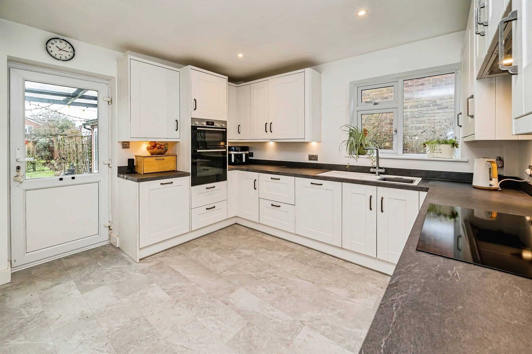 Property at Trees Avenue, Hughenden Valley, High Wycombe